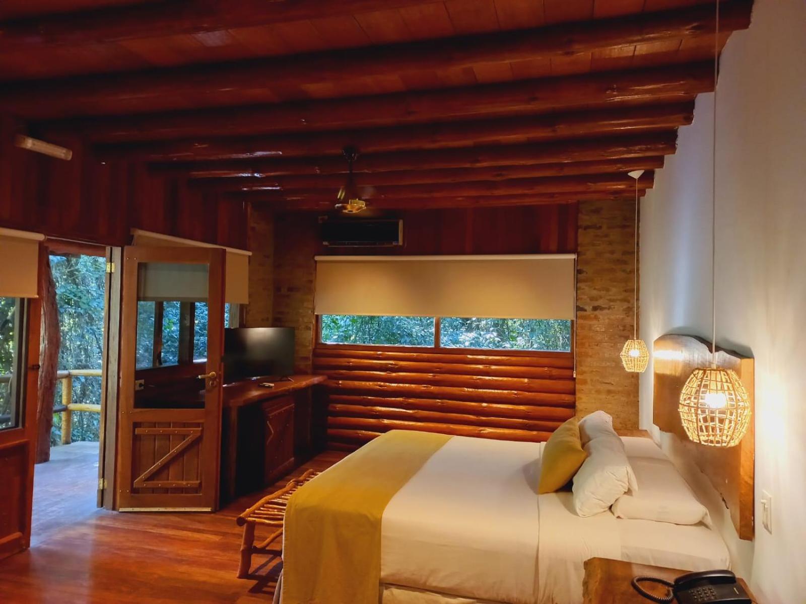 La Aldea De La Selva Lodge
