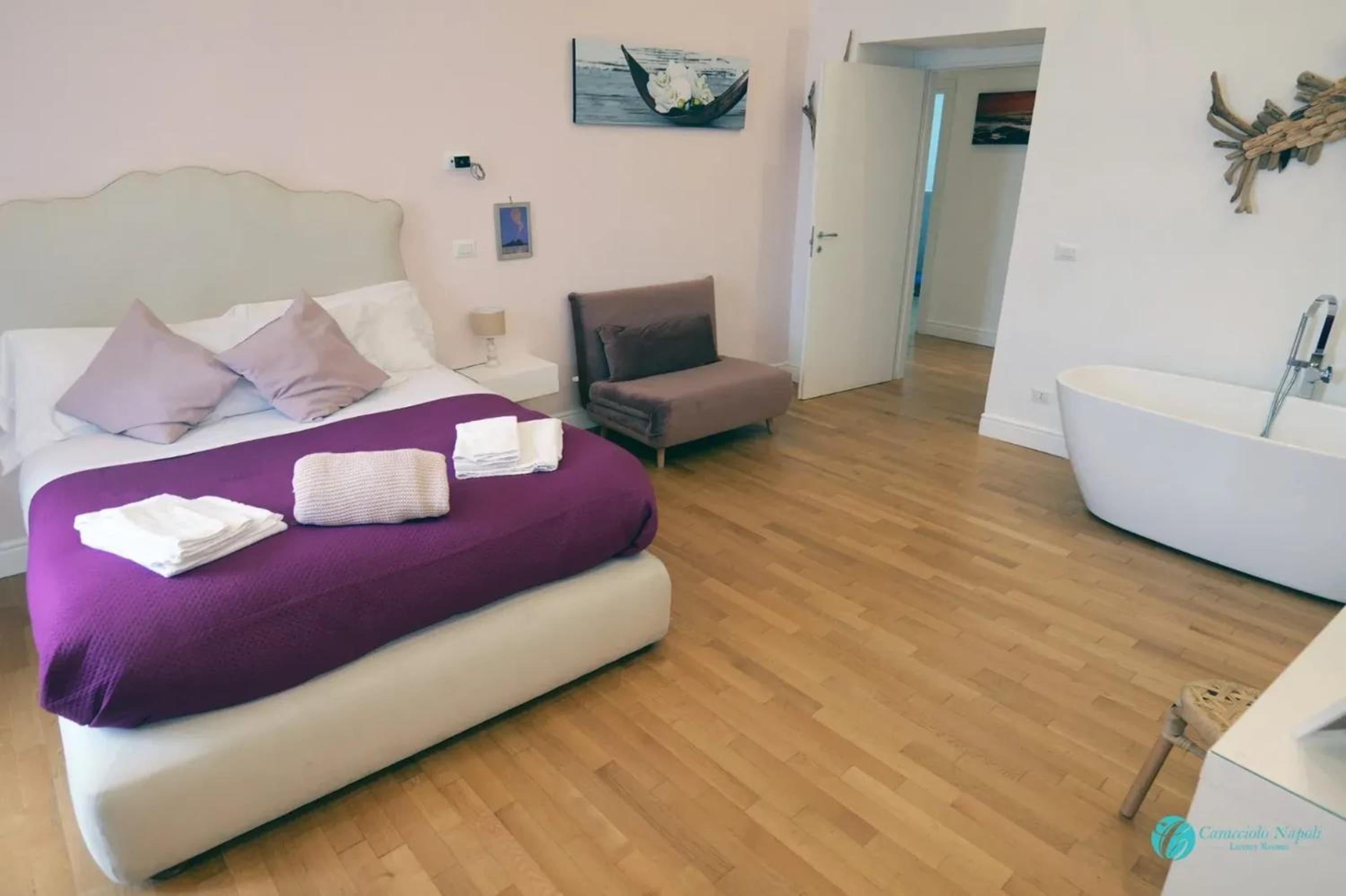 Spacious apartment in Naples with sea view 200m² 10 guests
