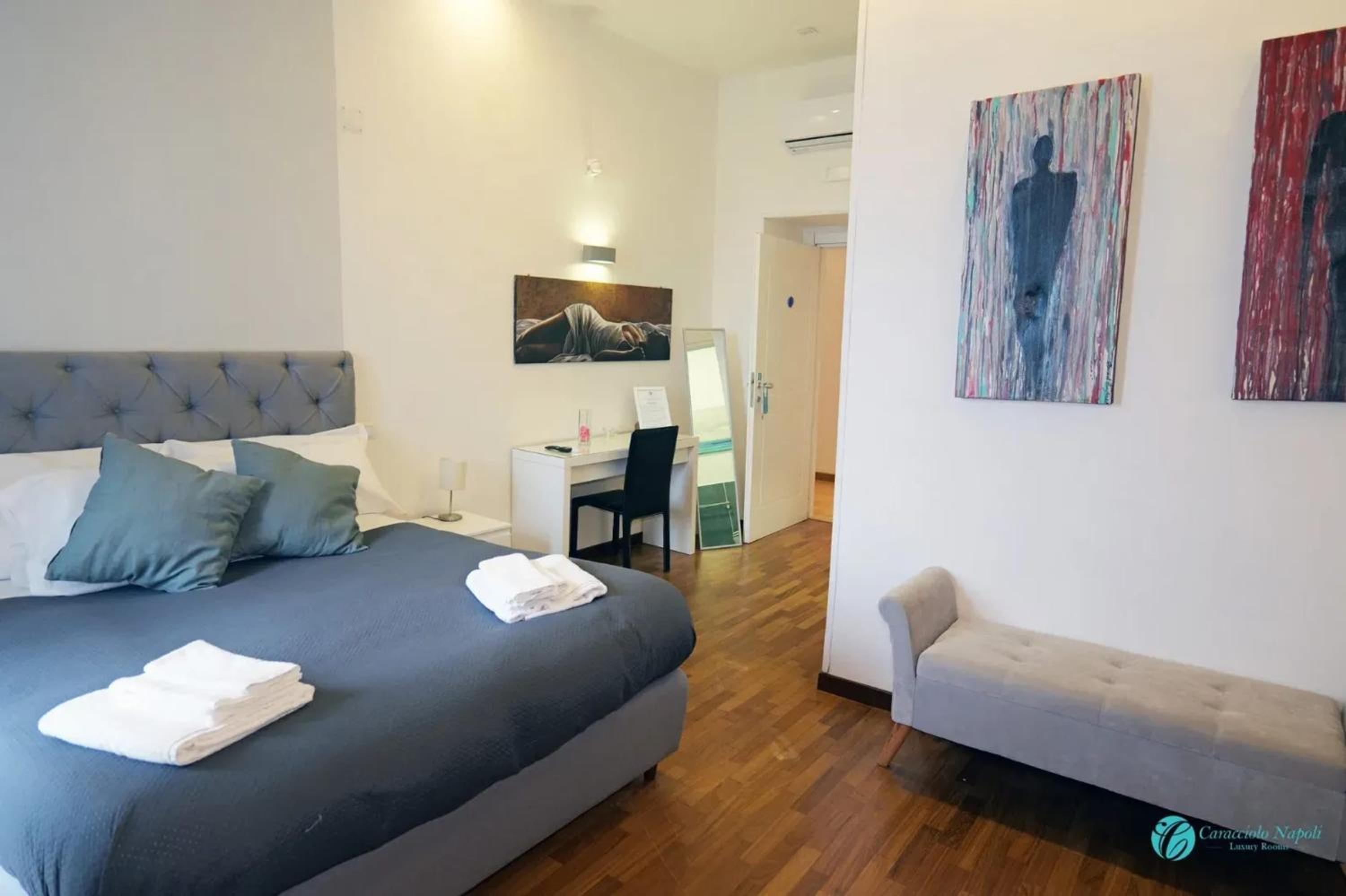 Spacious apartment in Naples with sea view 200m² 10 guests