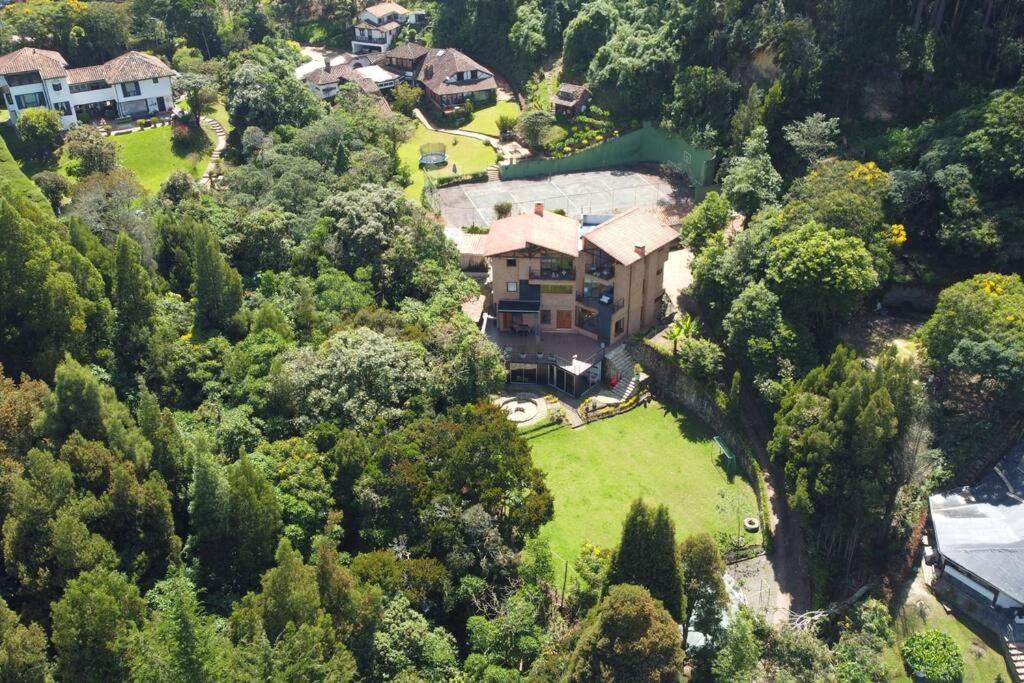 Spectacular house inside the Colombian Mountains