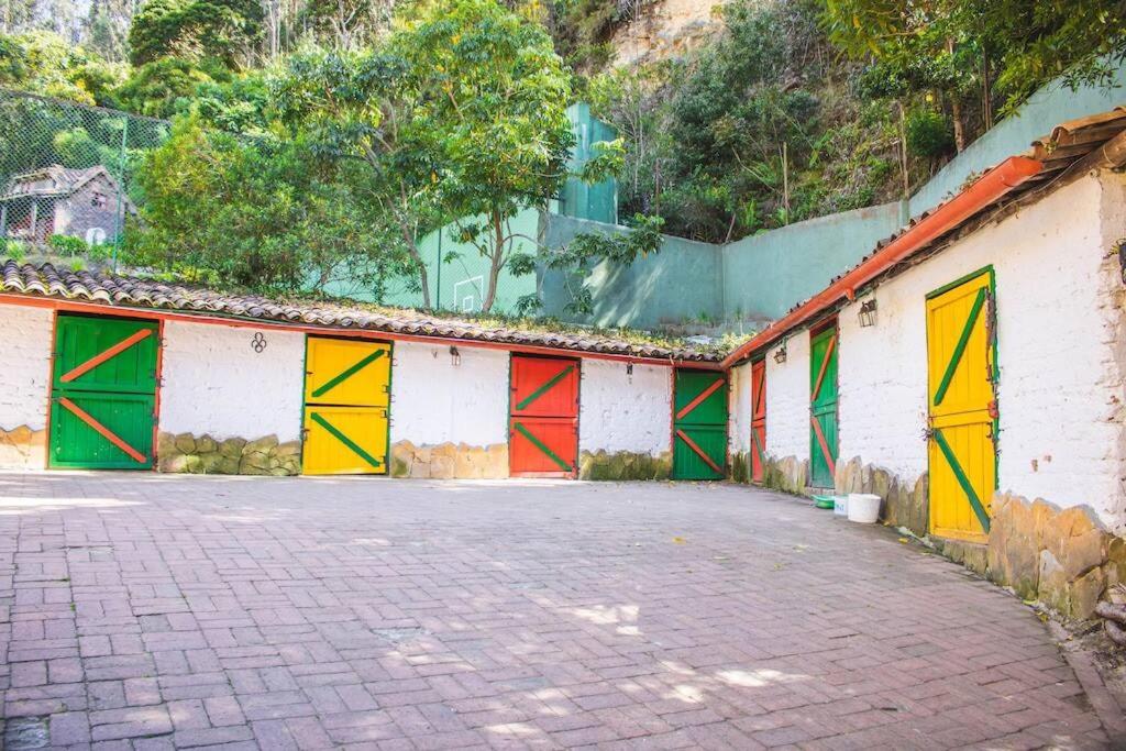 Spectacular house inside the Colombian Mountains