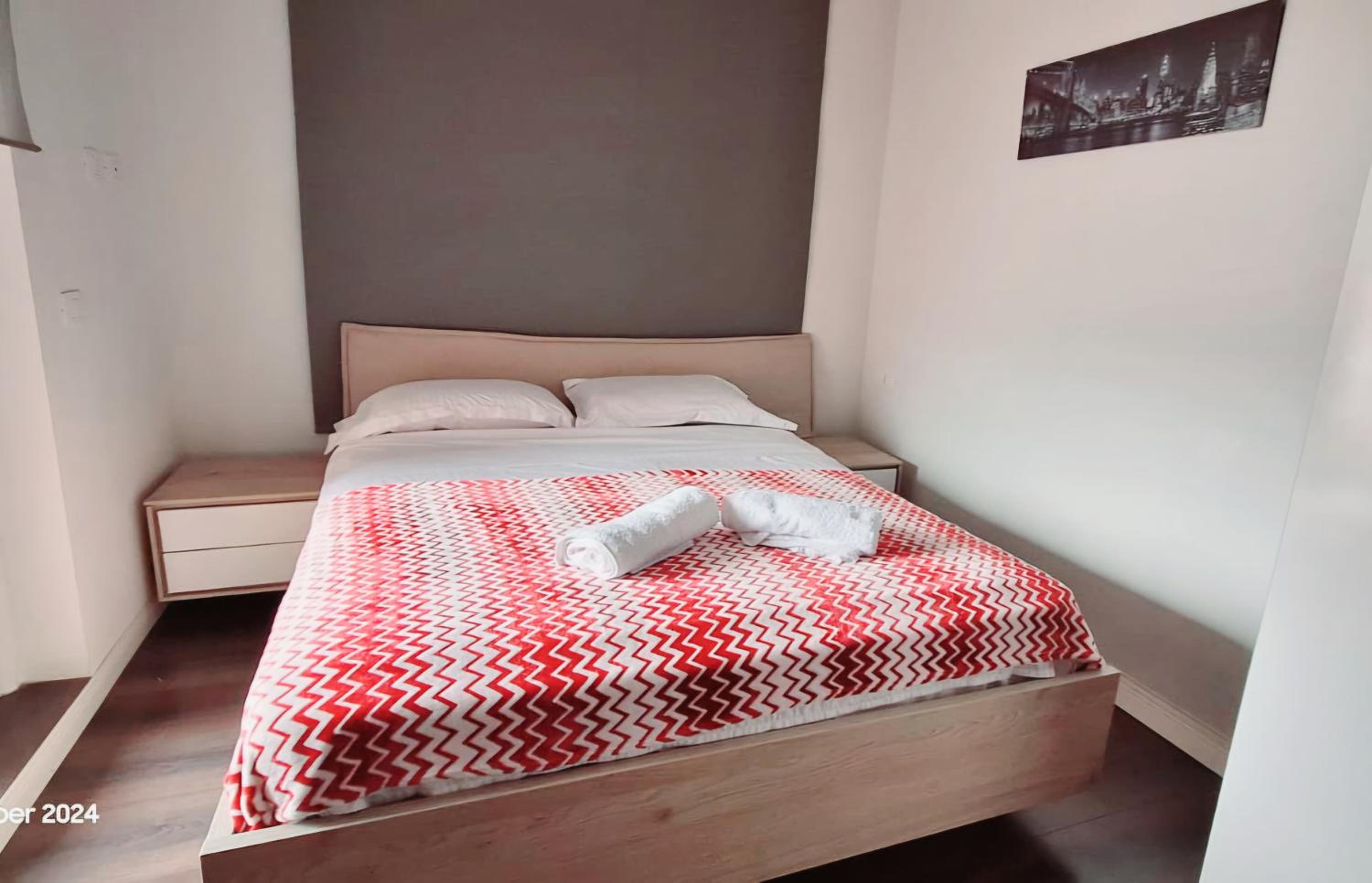 Modern Mountain View P&E Tirana Apartment Netflix included
