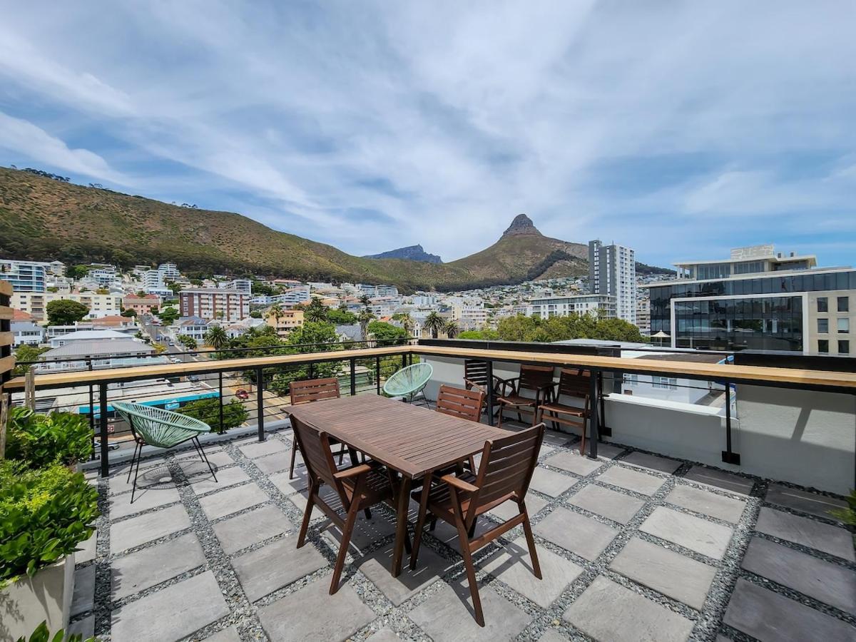 Four on O Modern Stay Near Promenade view 5