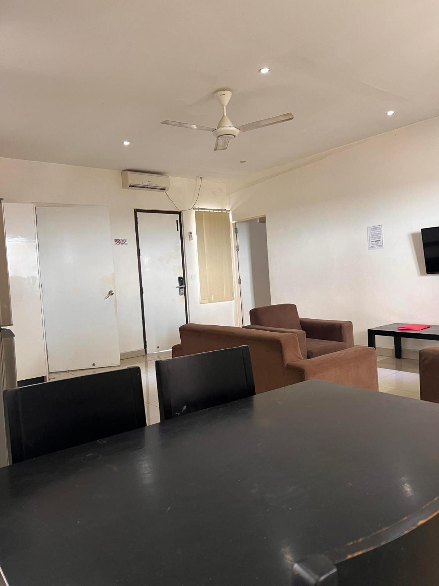 Seaview Hotel and Apartments