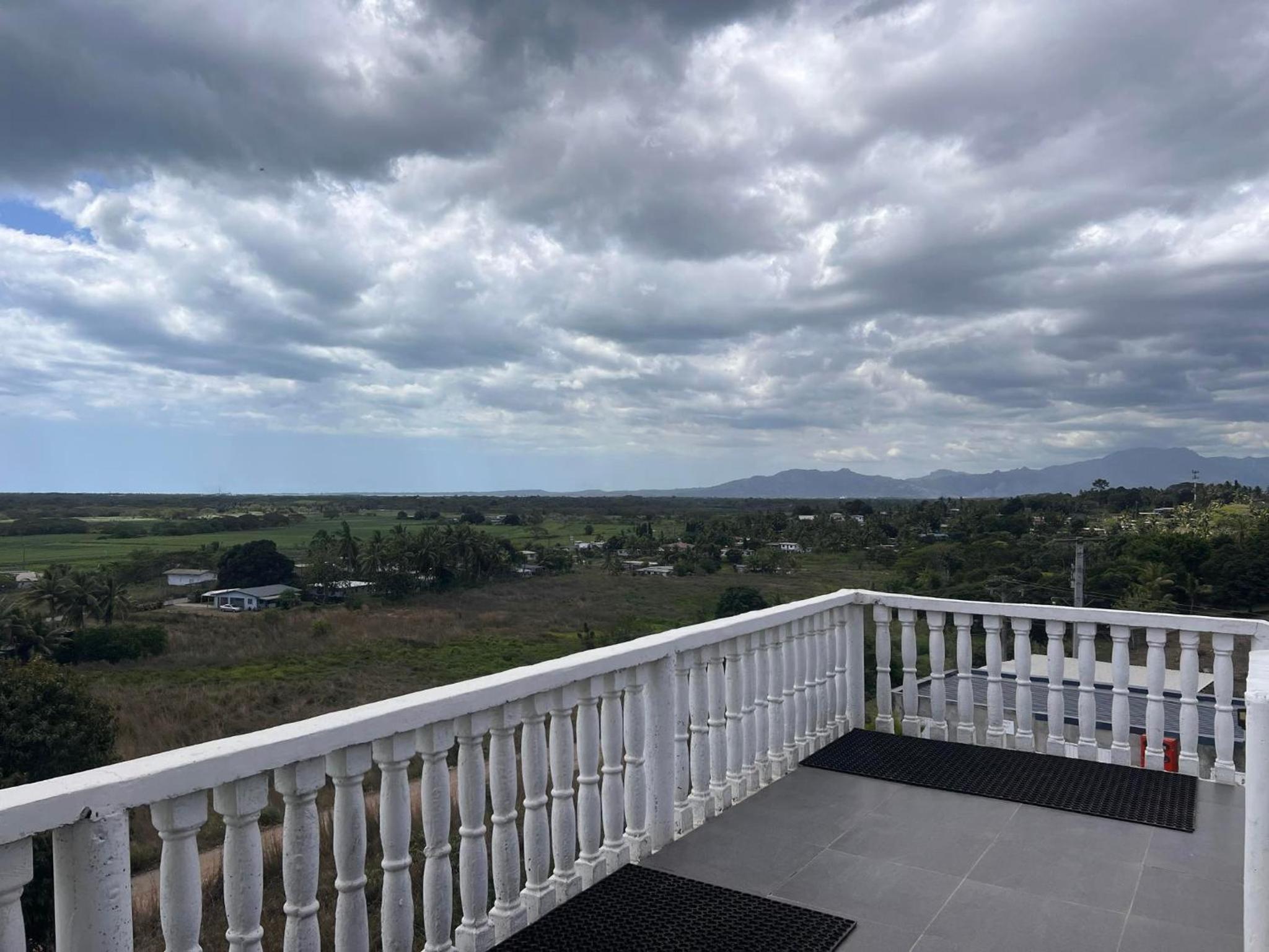 Seaview Hotel and Apartments