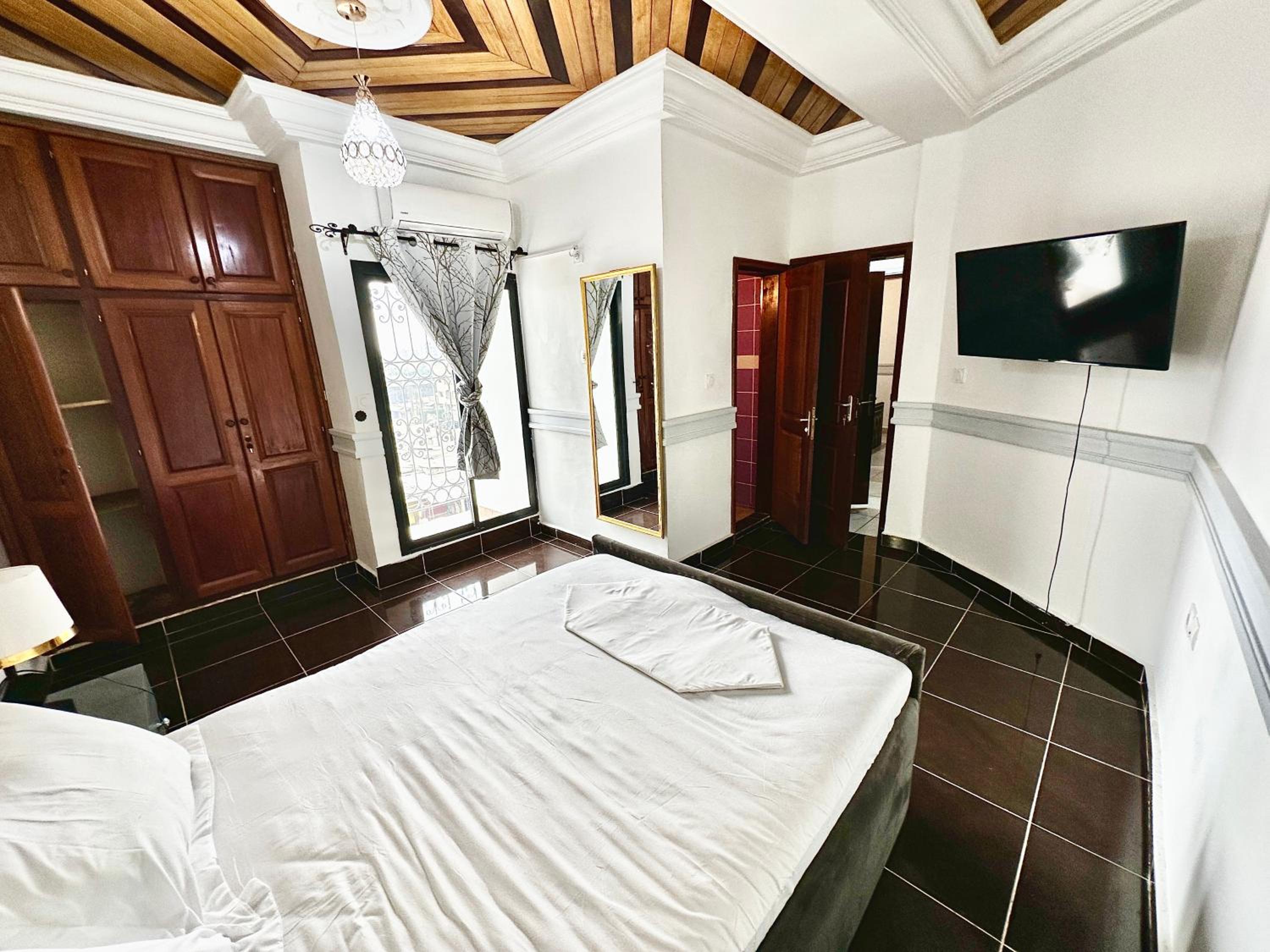 Appartement 2 chambres salon balcon canal sat wifi parking gardien 24 sur 24