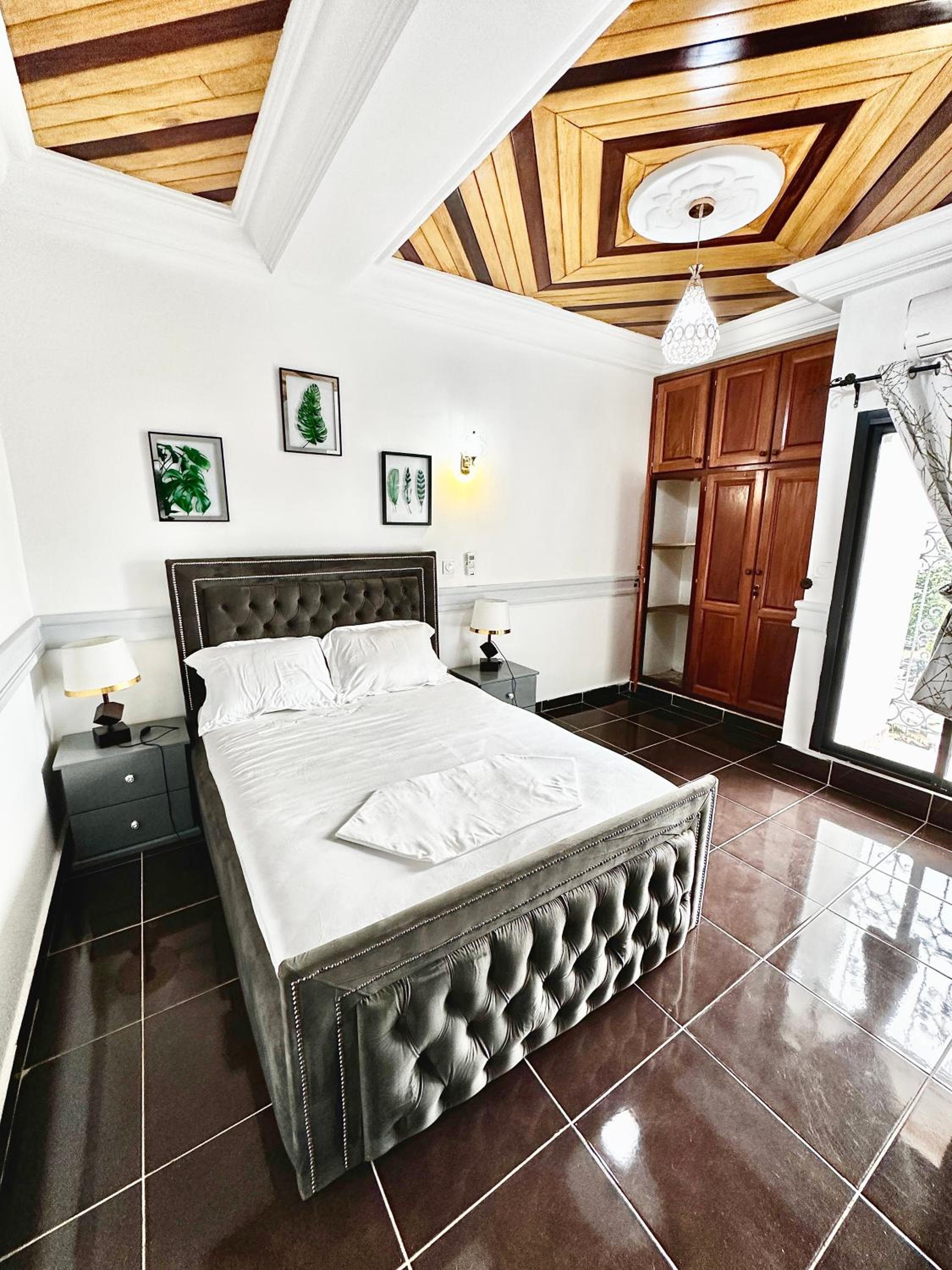 Appartement 2 chambres salon balcon canal sat wifi parking gardien 24 sur 24
