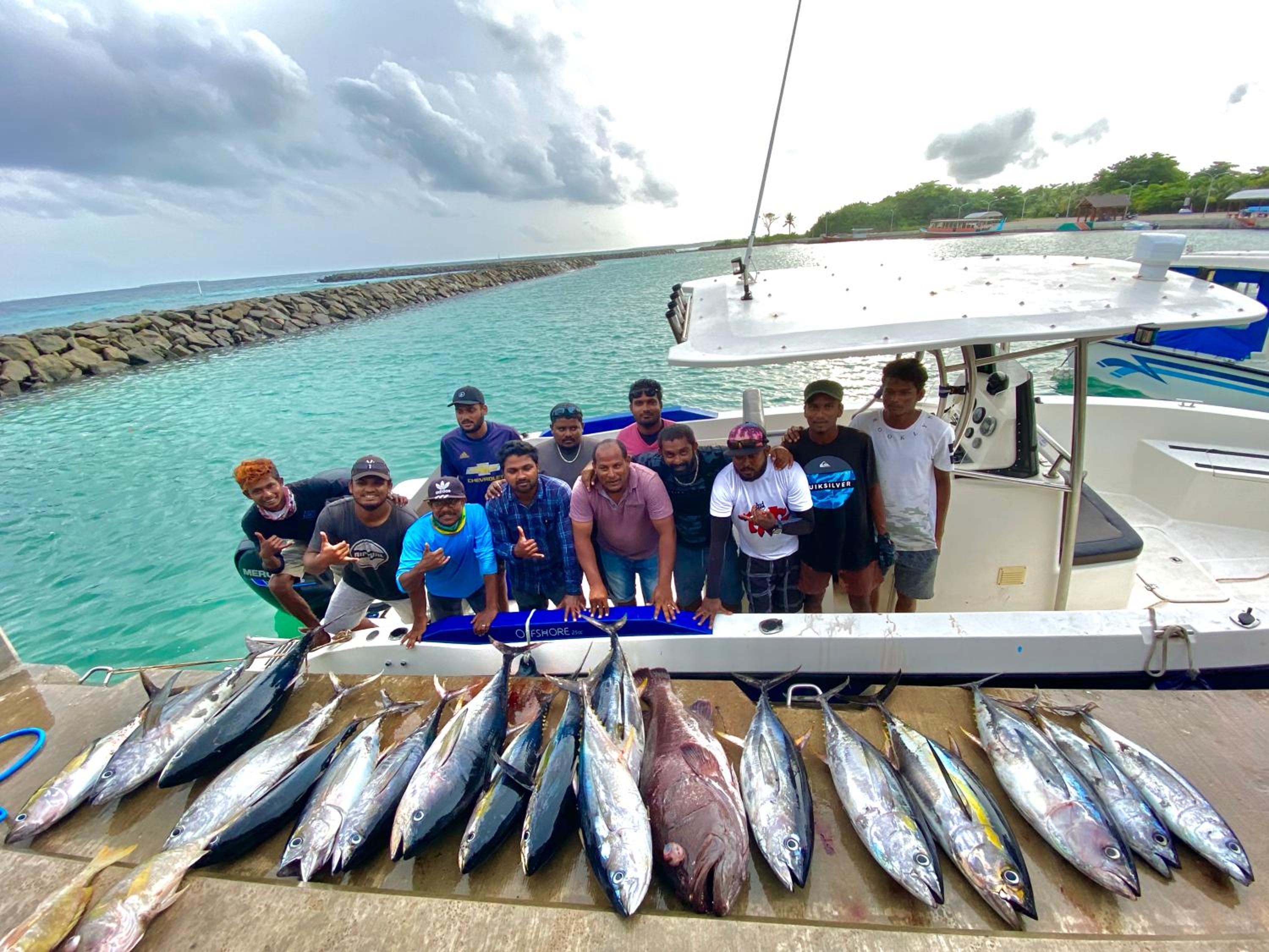 Fishing in Maldives view 4