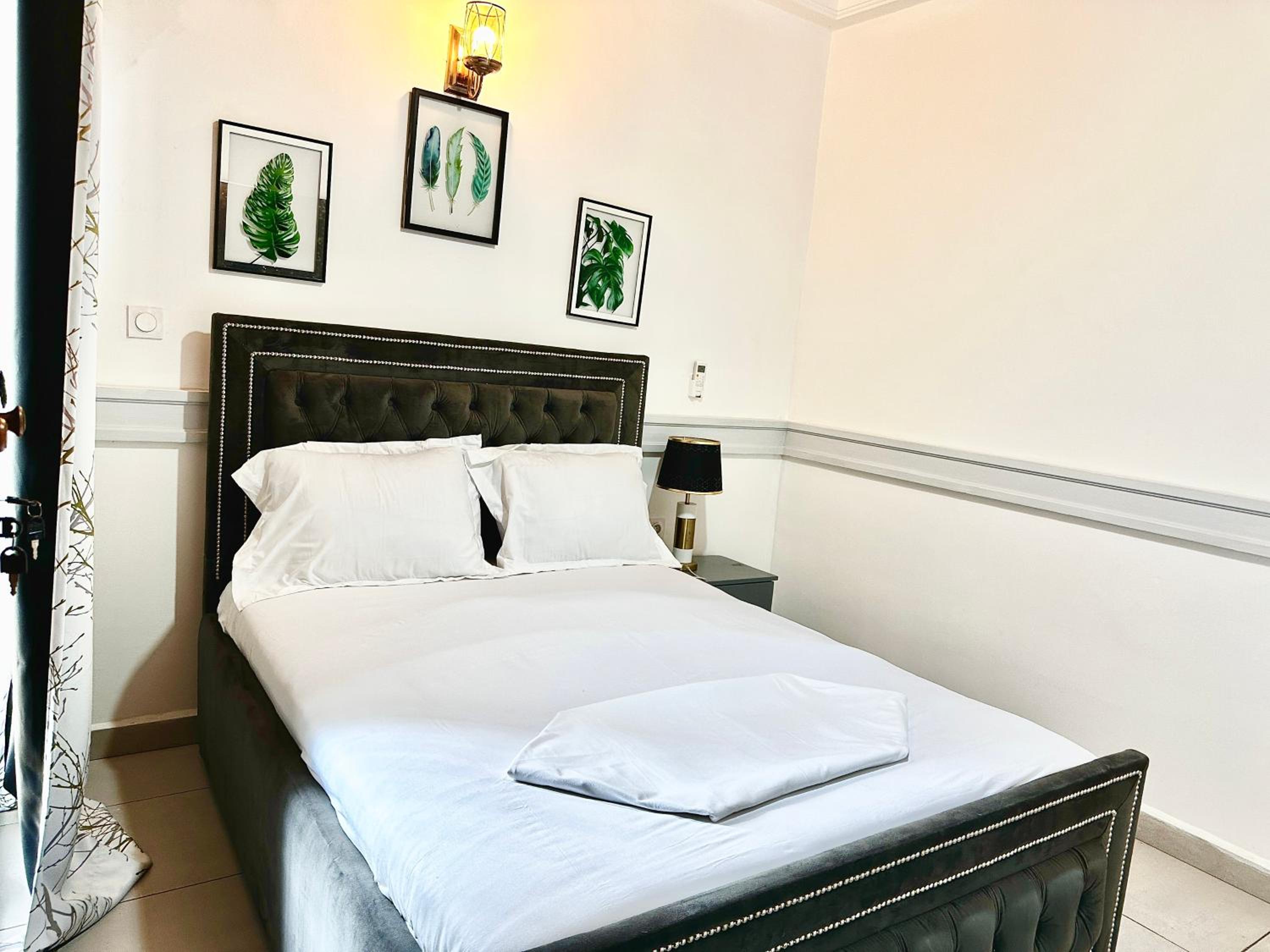 Appartement 2 chambres salon balcon canal sat wifi parking gardien 24 sur 24