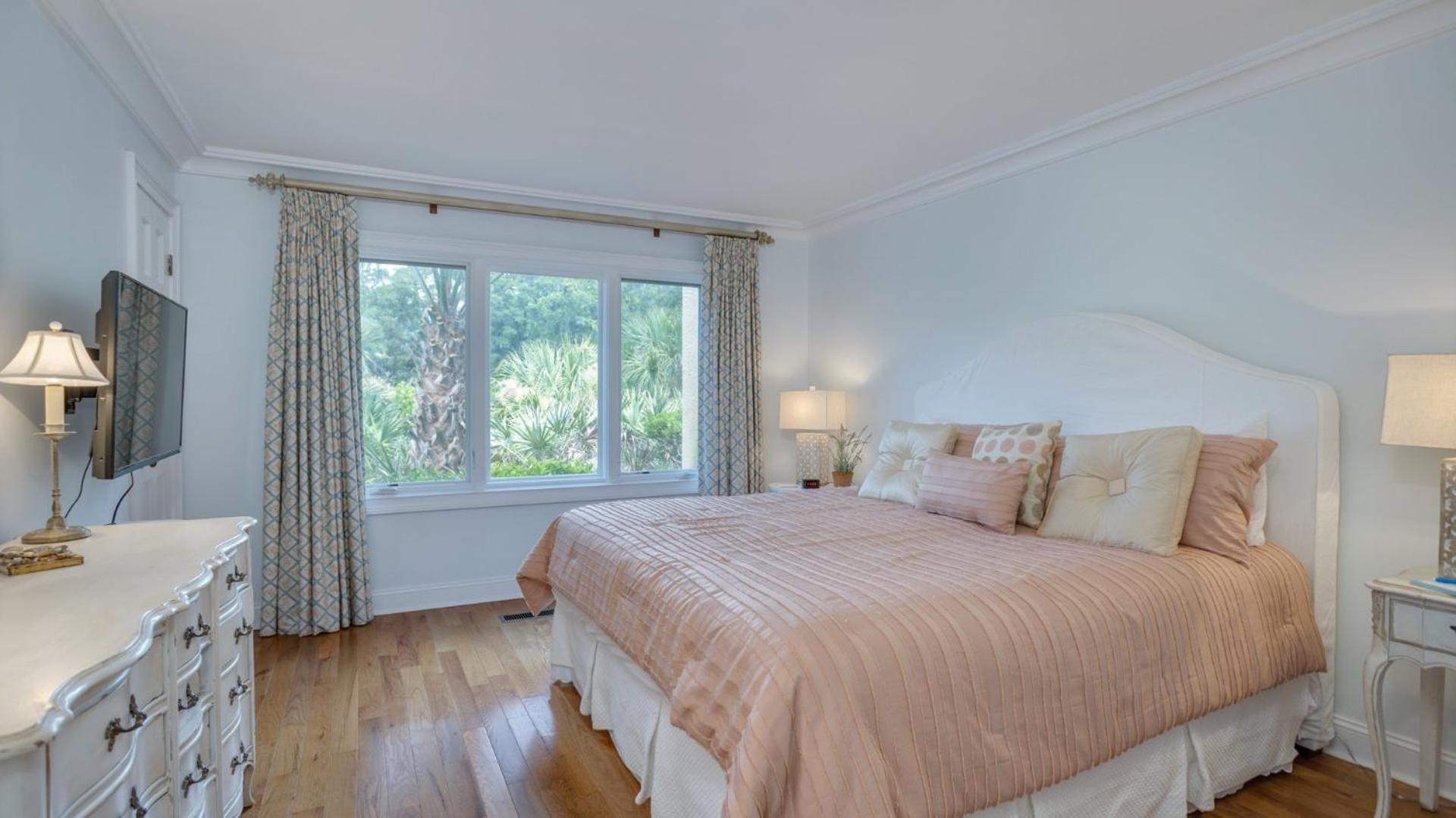 Chef Kitchen, Private Balcony, Golf view 3