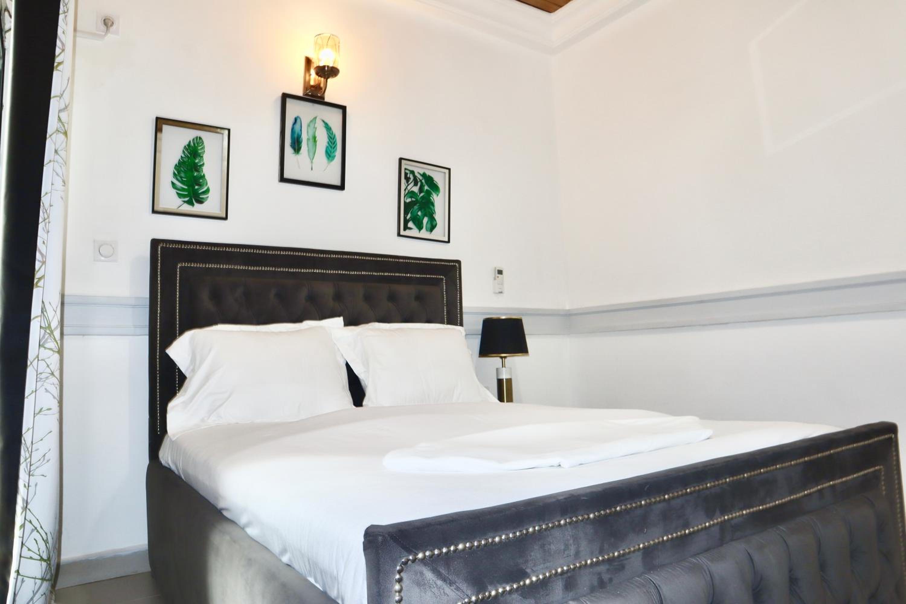 Appartement 2 chambres salon balcon canal sat wifi parking gardien 24 sur 24
