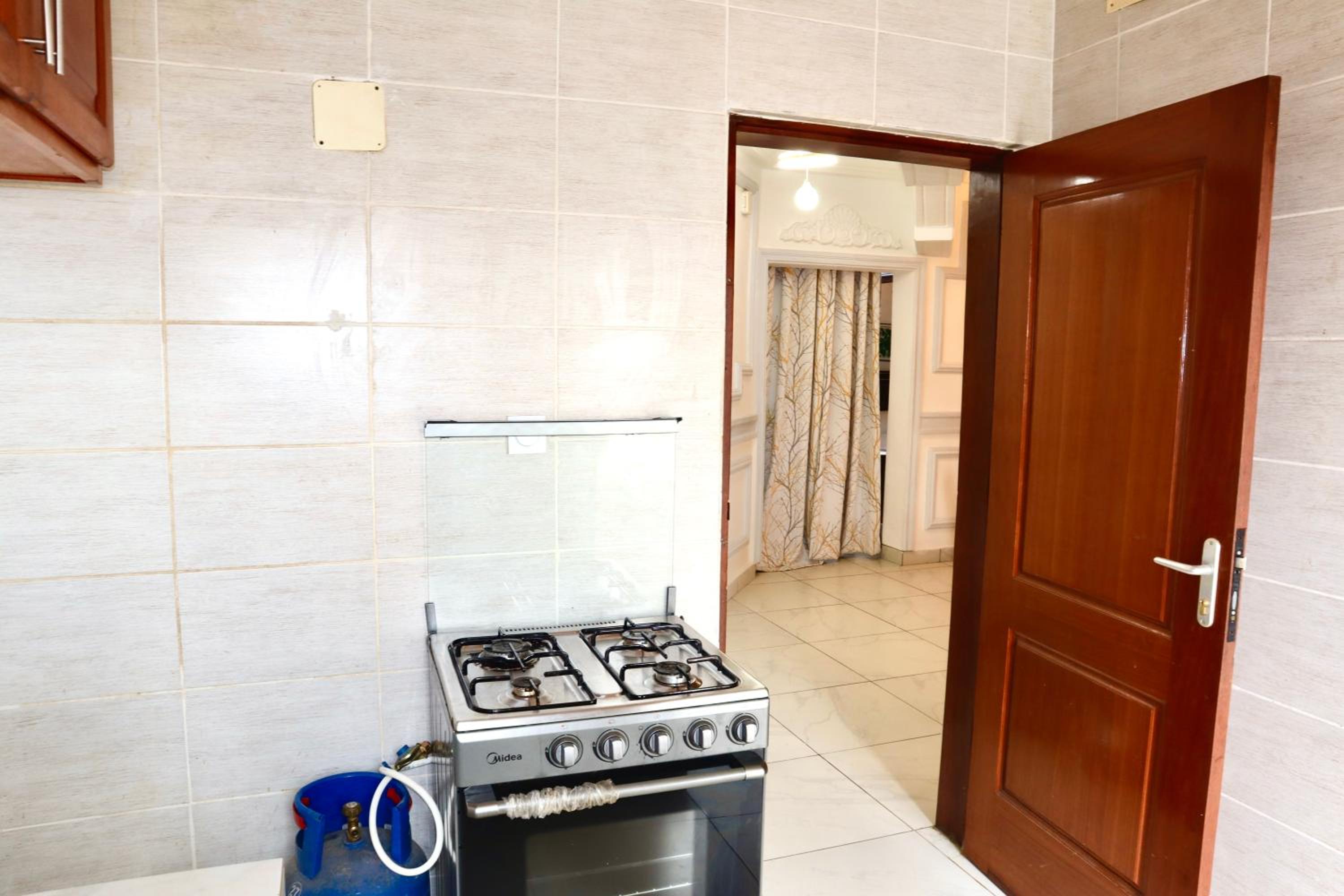 Appartement 2 chambres salon balcon canal sat wifi parking gardien 24 sur 24