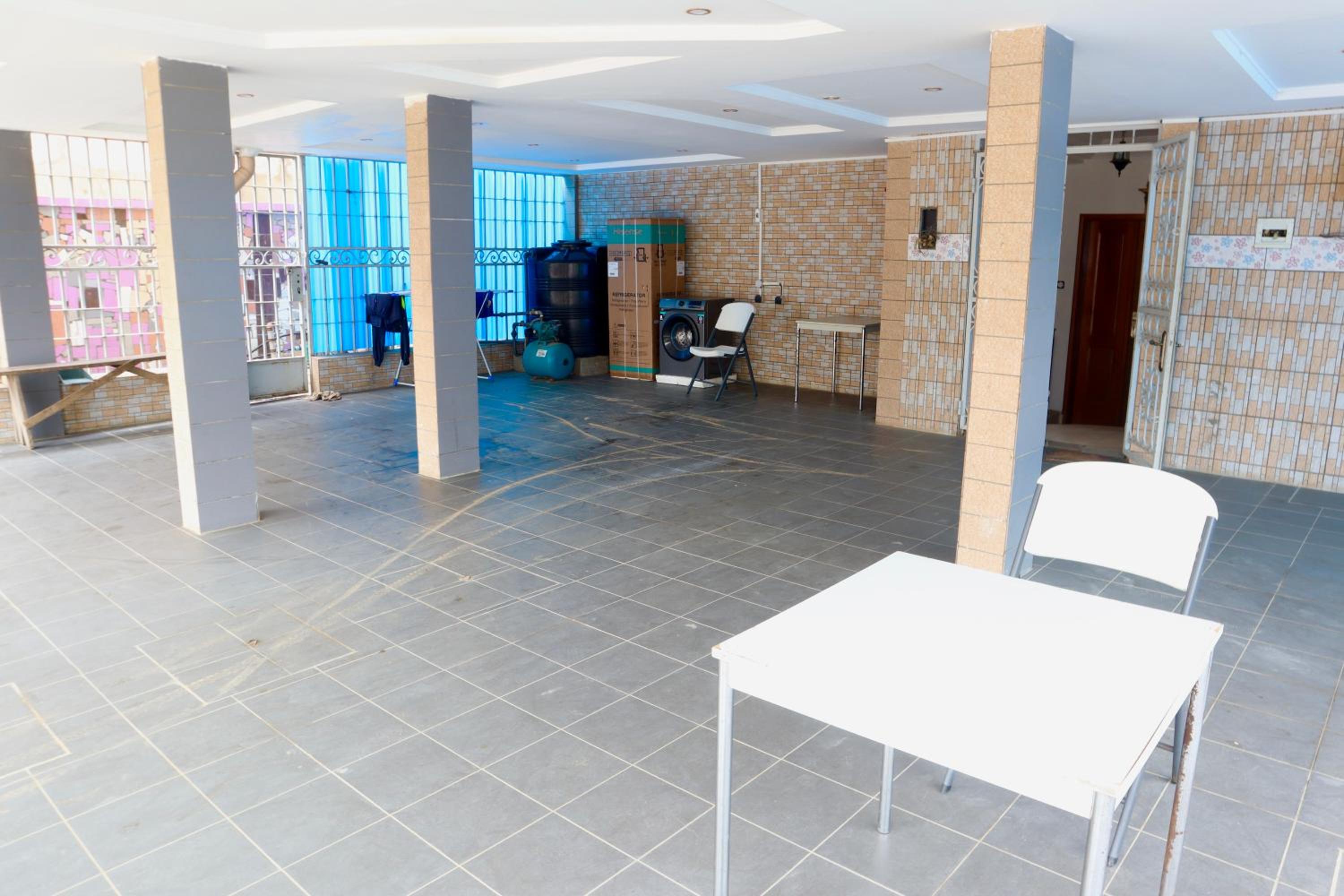 Appartement 2 chambres salon balcon canal sat wifi parking gardien 24 sur 24