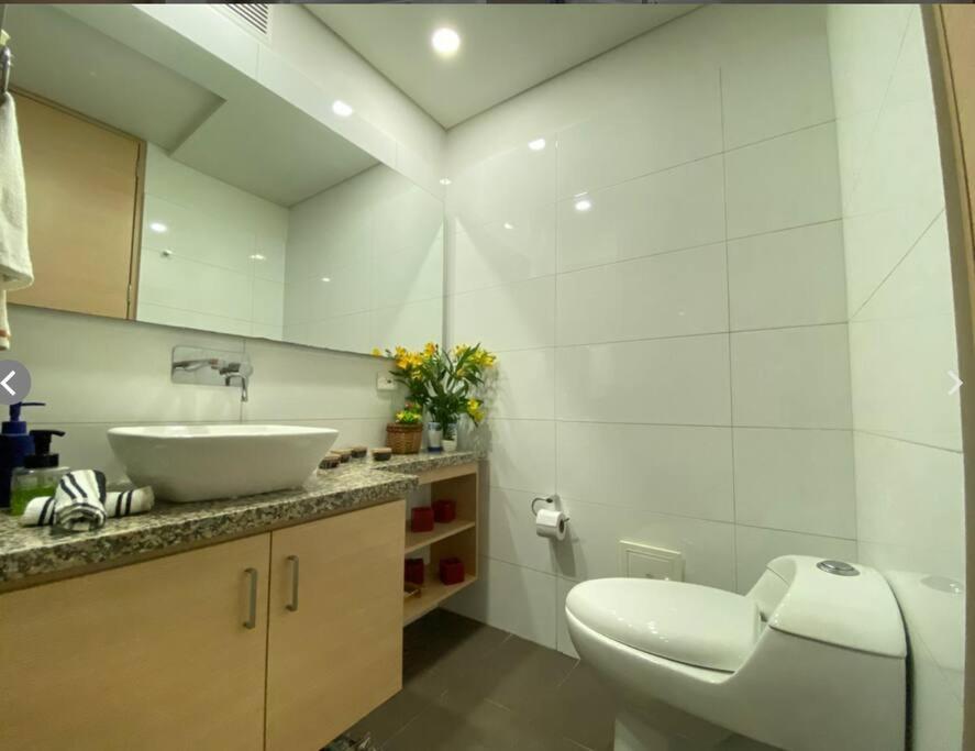 Super cómodo, amplio apartamento zona norte