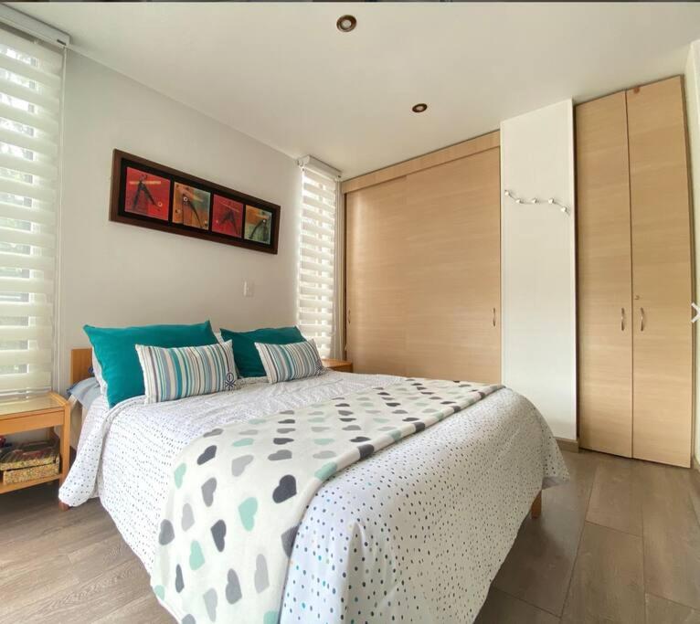 Super cómodo, amplio apartamento zona norte