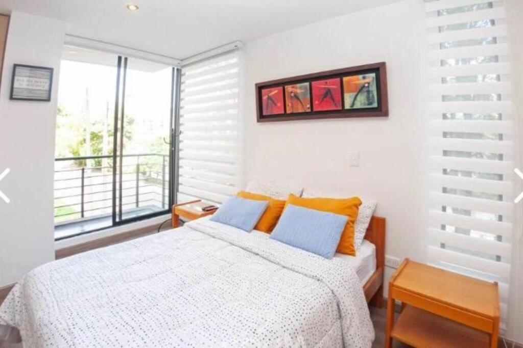 Super cómodo, amplio apartamento zona norte