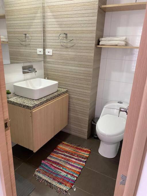Super cómodo, amplio apartamento zona norte
