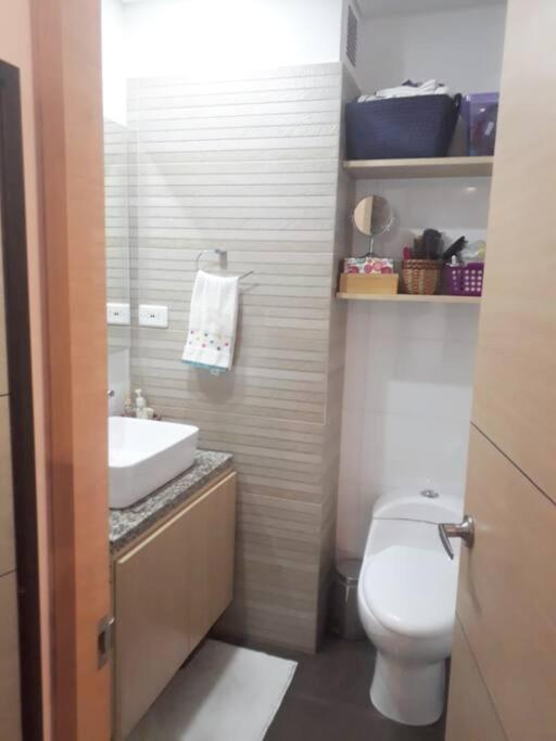 Super cómodo, amplio apartamento zona norte