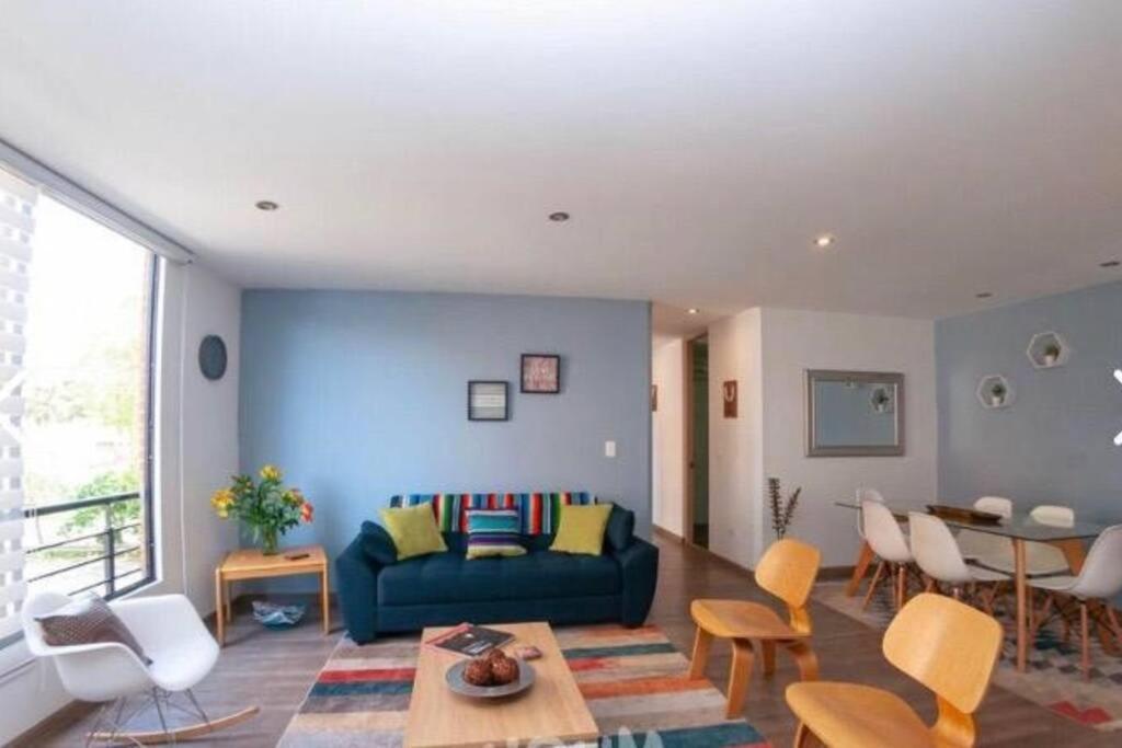 Super cómodo, amplio apartamento zona norte