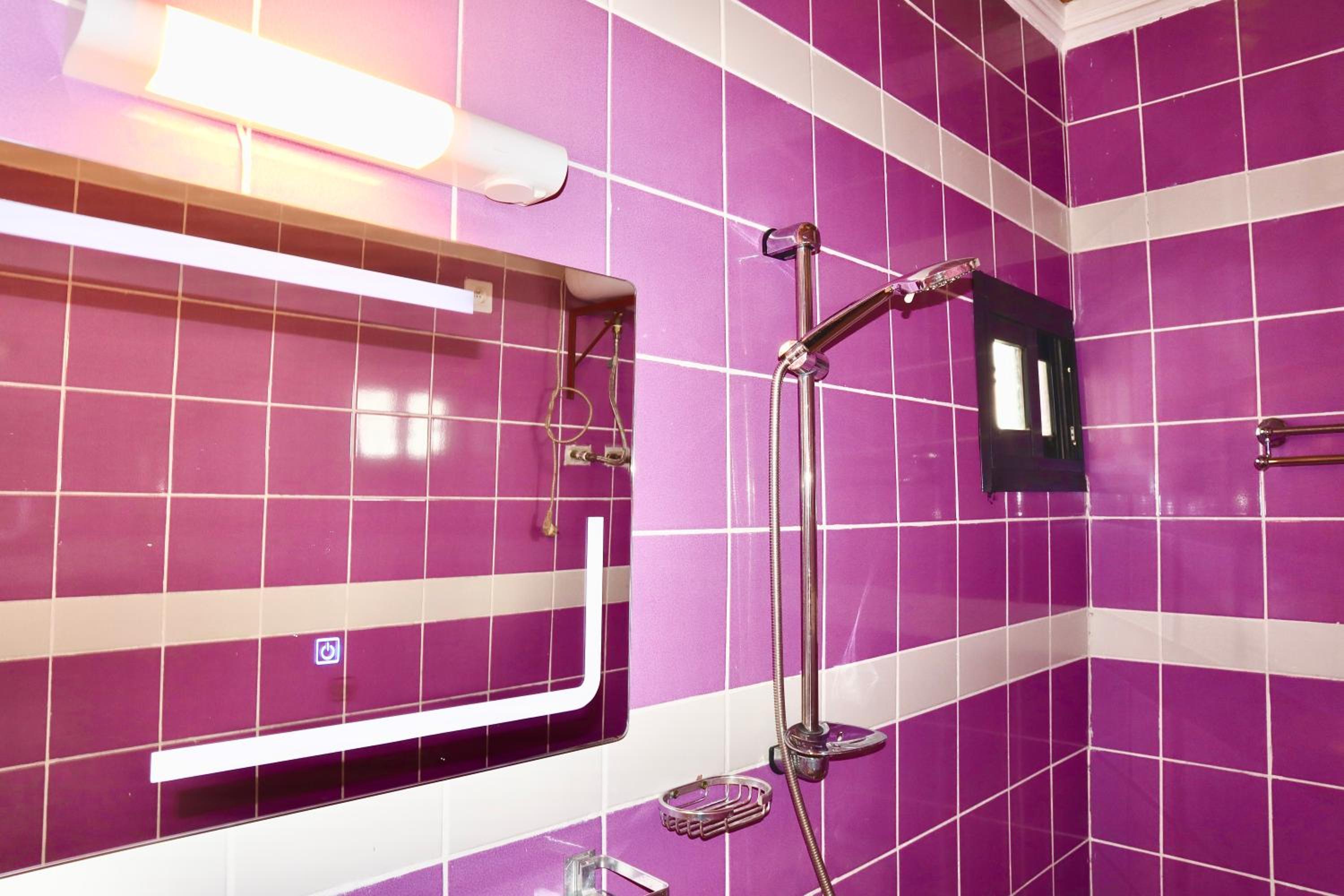 Appartement 2 chambres salon balcon canal sat wifi parking gardien 24 sur 24