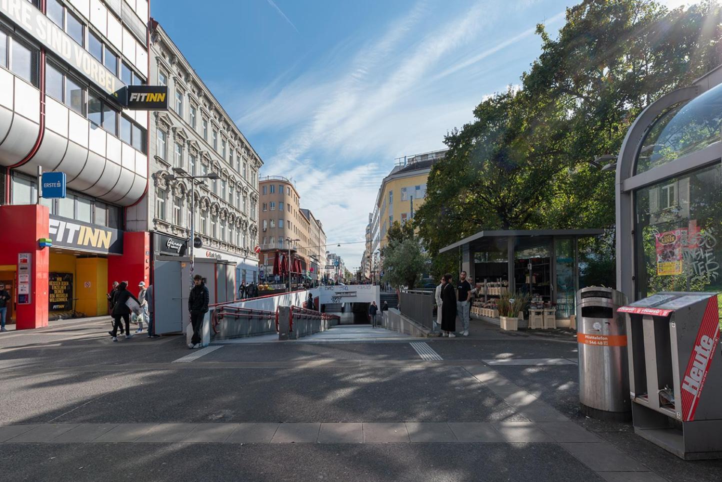 Ruheoase im Dachgeschoss mit Klimaanlage, nur 10 Minuten ins Zentrum
