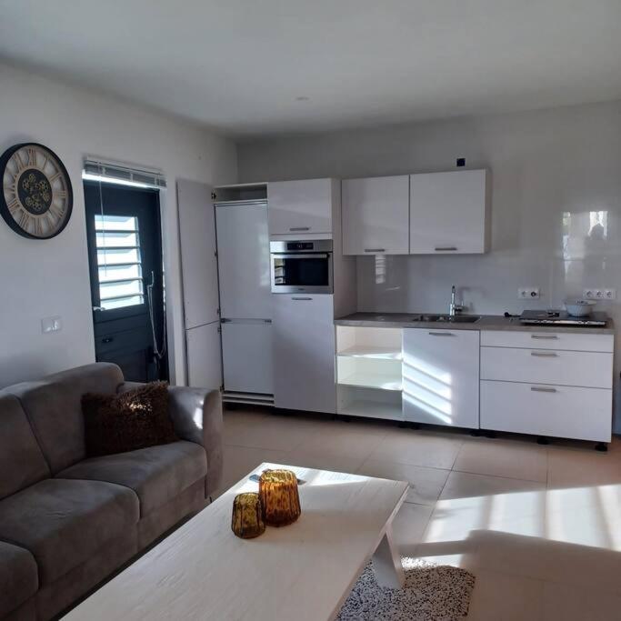 Pelikaan apartment - Regal Rentals Curacao