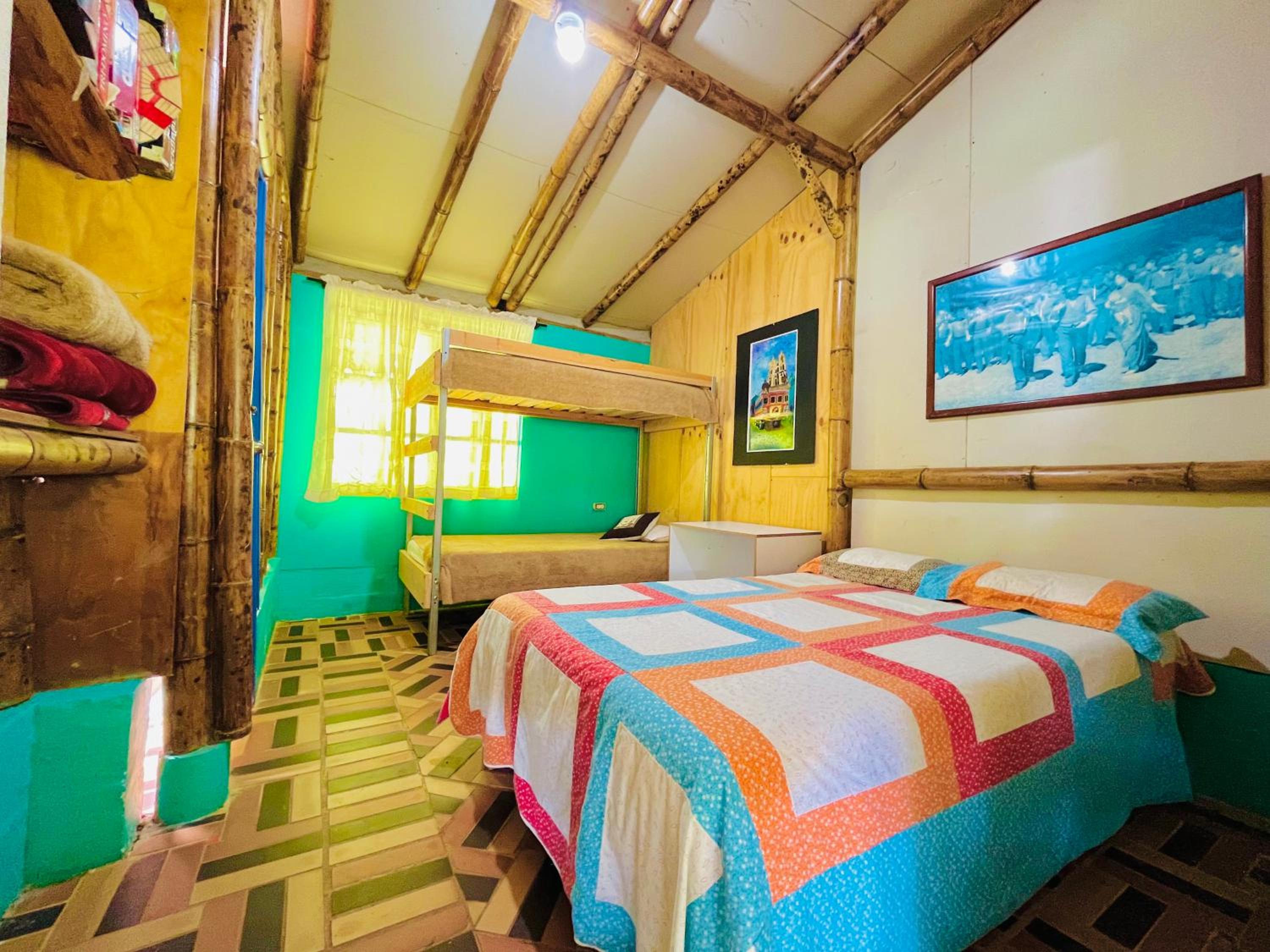 Hospedate entre Cascadas, Senderos y Paisajes Naturales