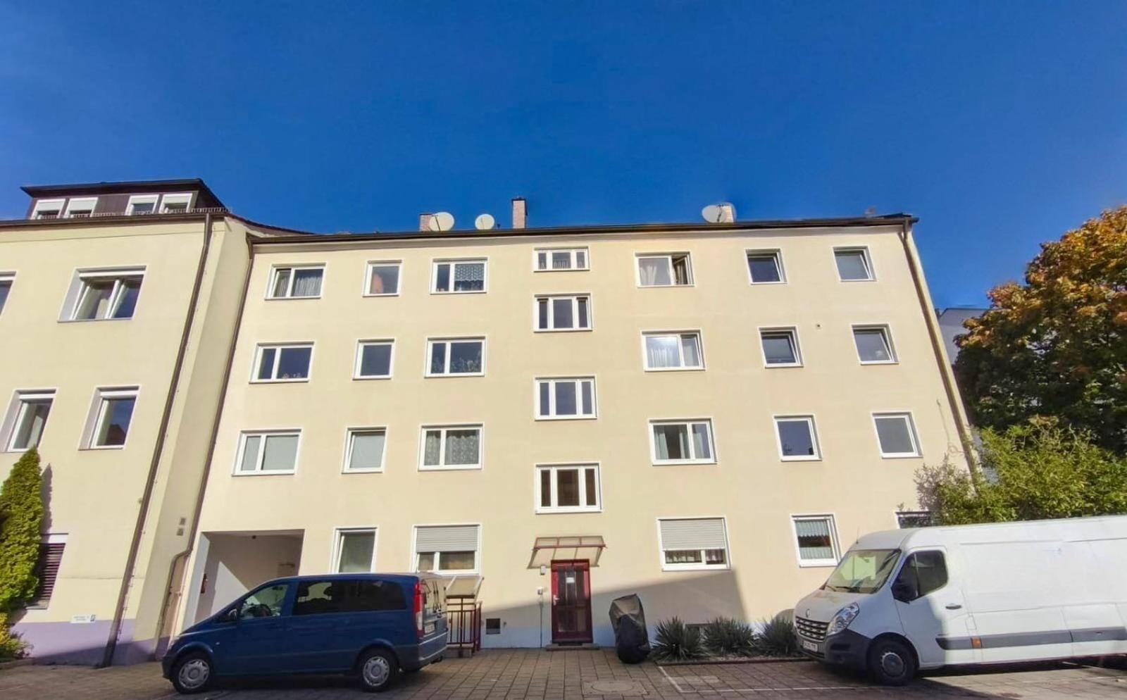 Home 1 - 70qm Luxus City Apartment mit Balkon nahe Messe im Zentrum Nürnbergs- ruhige und zentrale Lage, Parkplatz inklusive