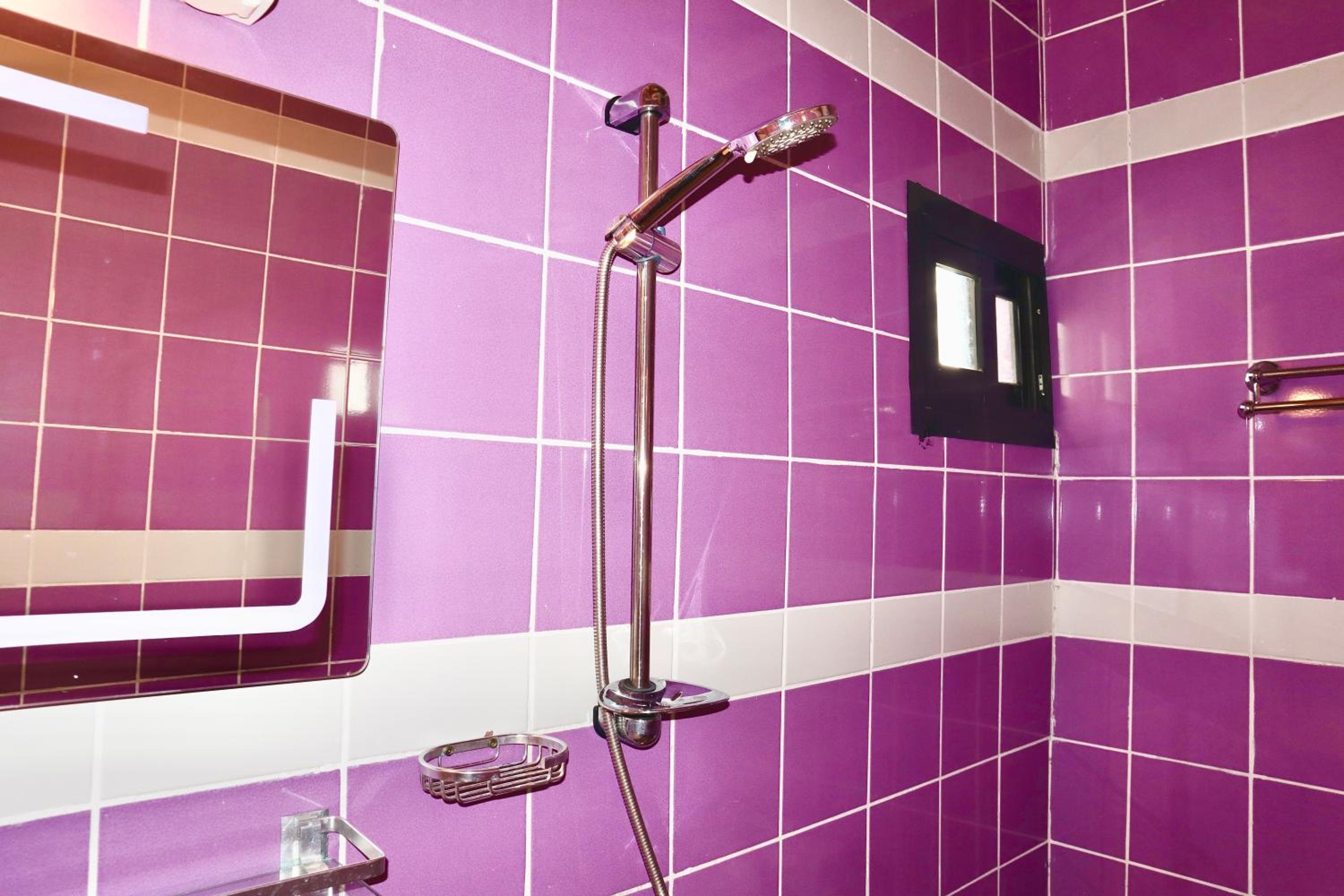 Appartement 2 et 1 chambres salon balcon canal sat wifi Netflix parking gardien 24 sur 24