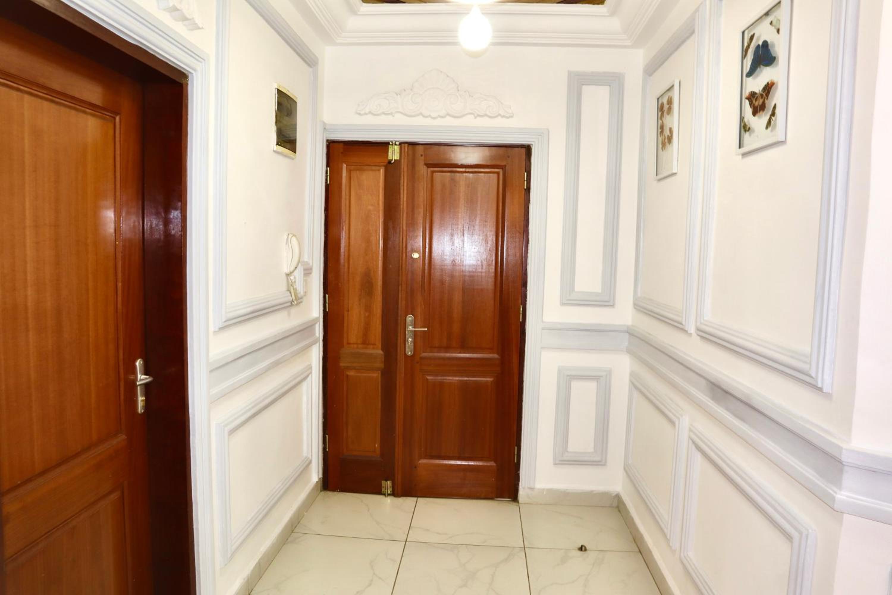 Appartement 2 et 1 chambres salon balcon canal sat wifi Netflix parking gardien 24 sur 24