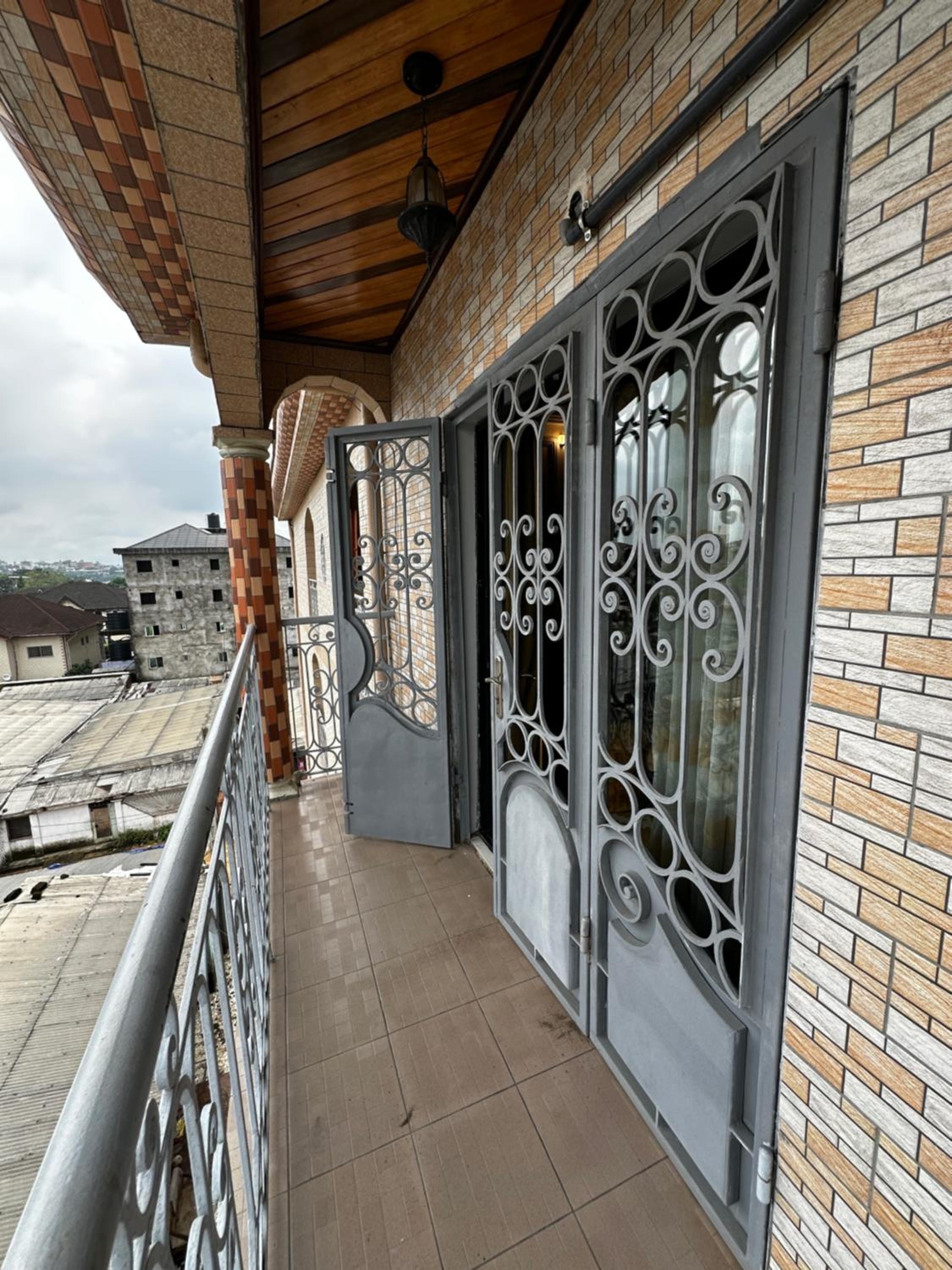 Appartement 2 et 1 chambres salon balcon canal sat wifi Netflix parking gardien 24 sur 24