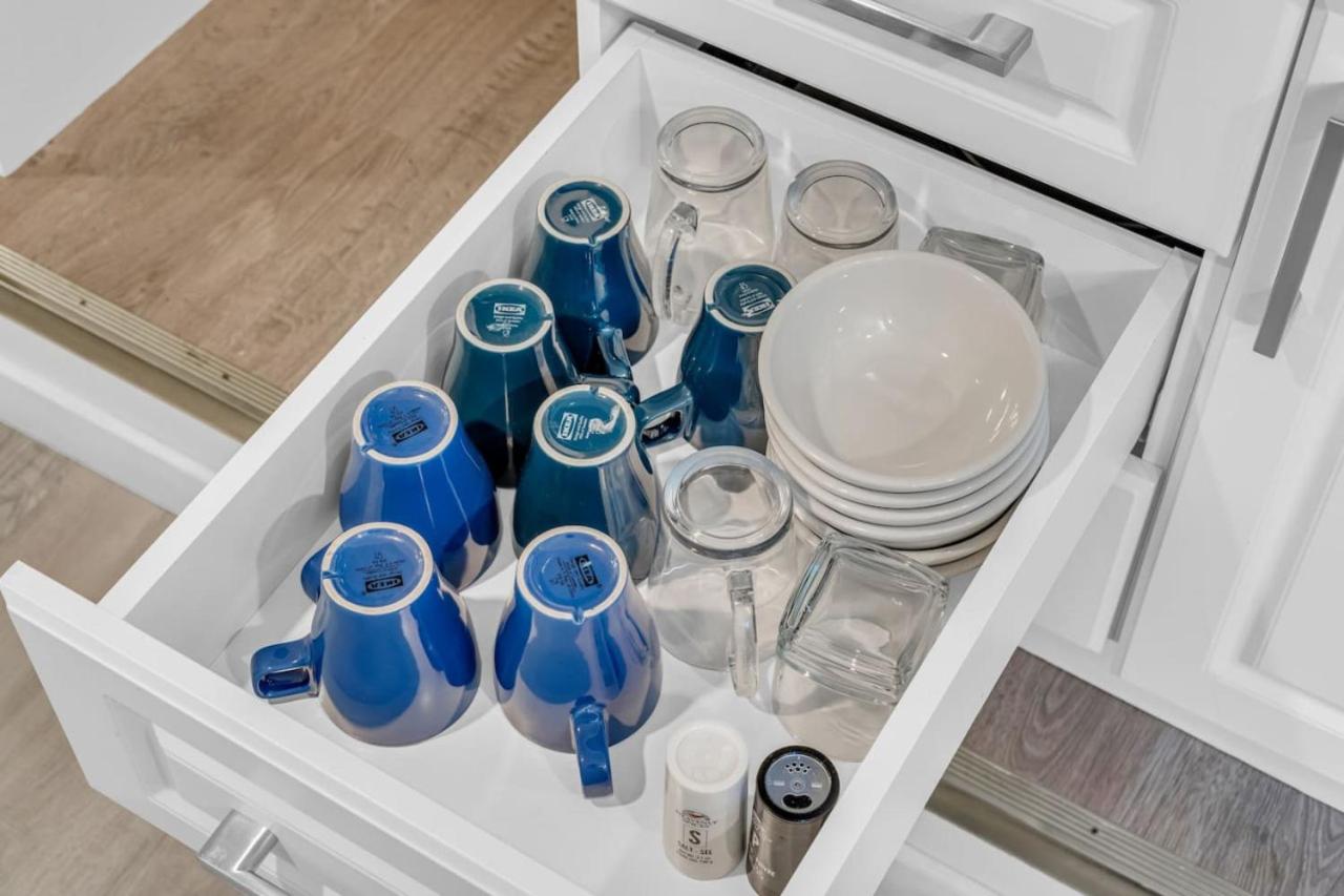 Blue Home Closest to Falls- Lower Suite by Clifton Hill