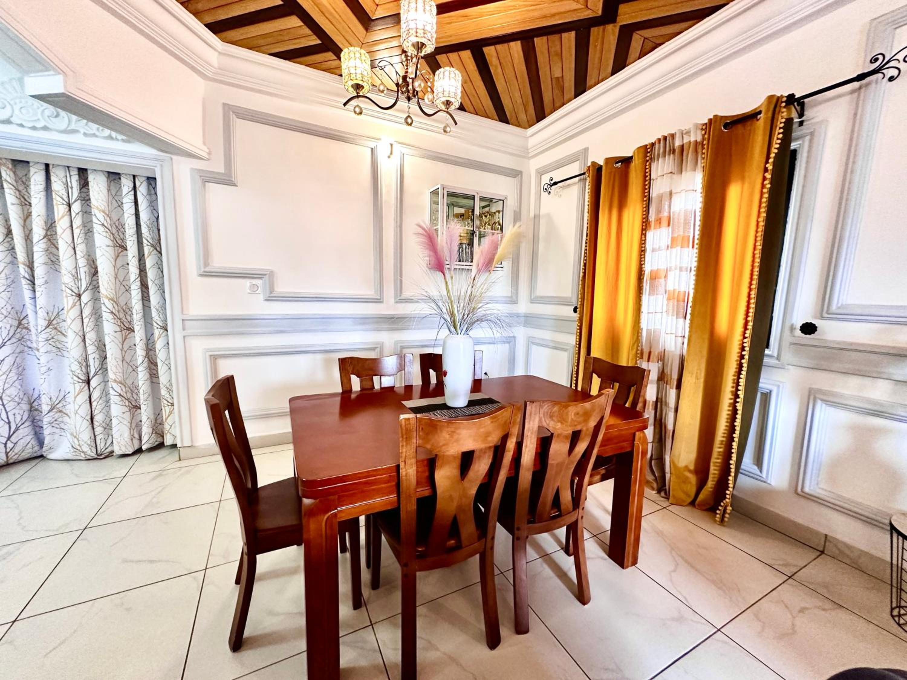 Appartement 2 et 1 chambres salon balcon canal sat wifi Netflix parking gardien 24 sur 24