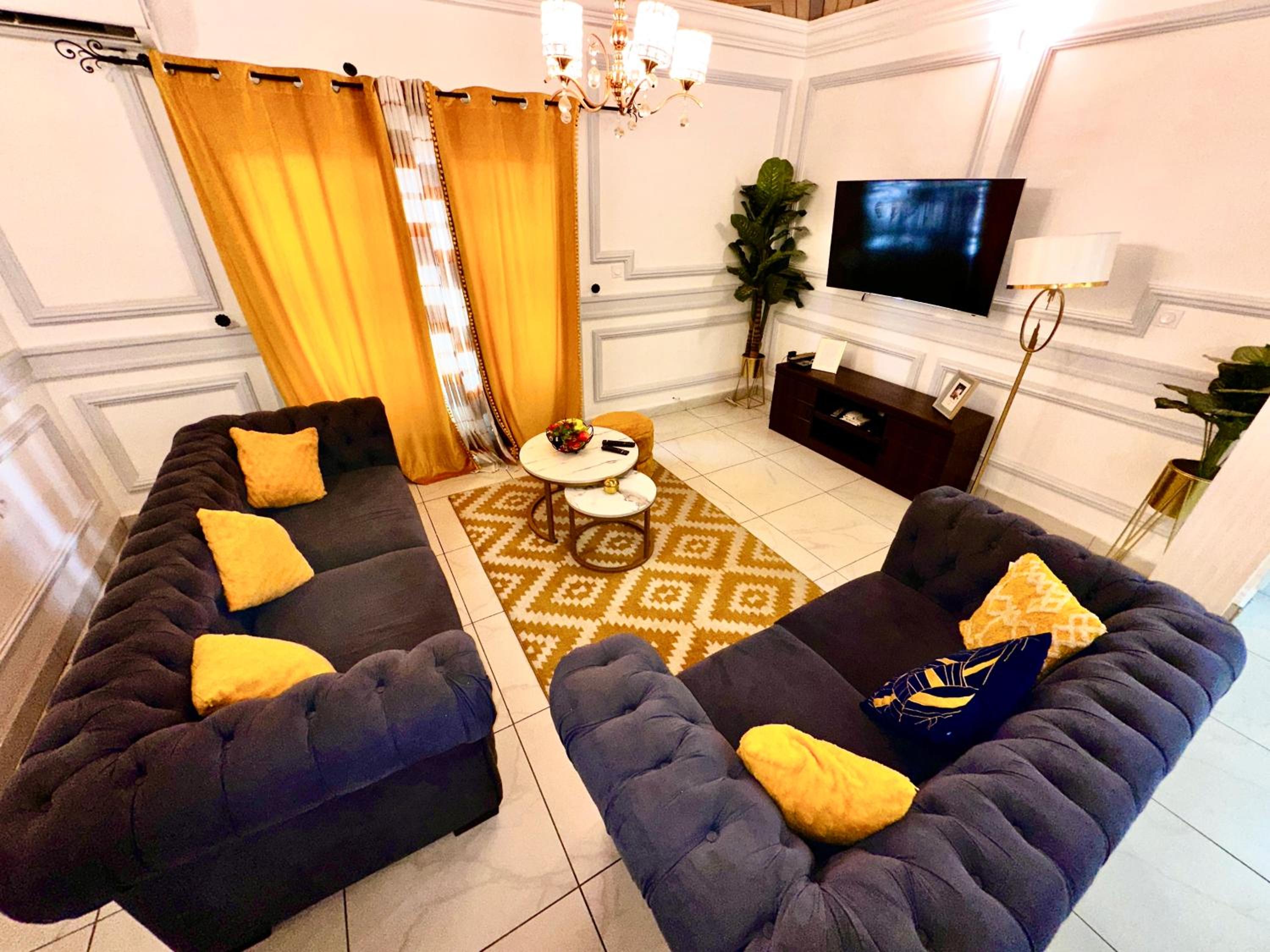 Appartement 2 et 1 chambres salon balcon canal sat wifi Netflix parking gardien 24 sur 24