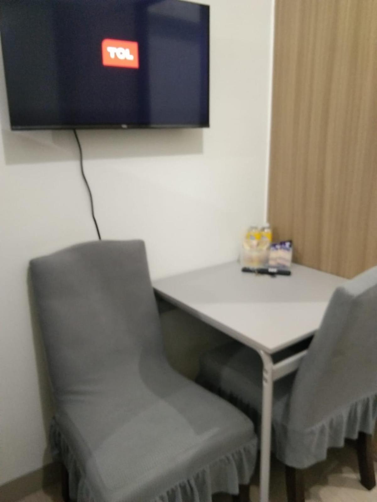 Oasis Urban Stay 1 Shore 2 residences Near MOA And NAIA international airport view 4