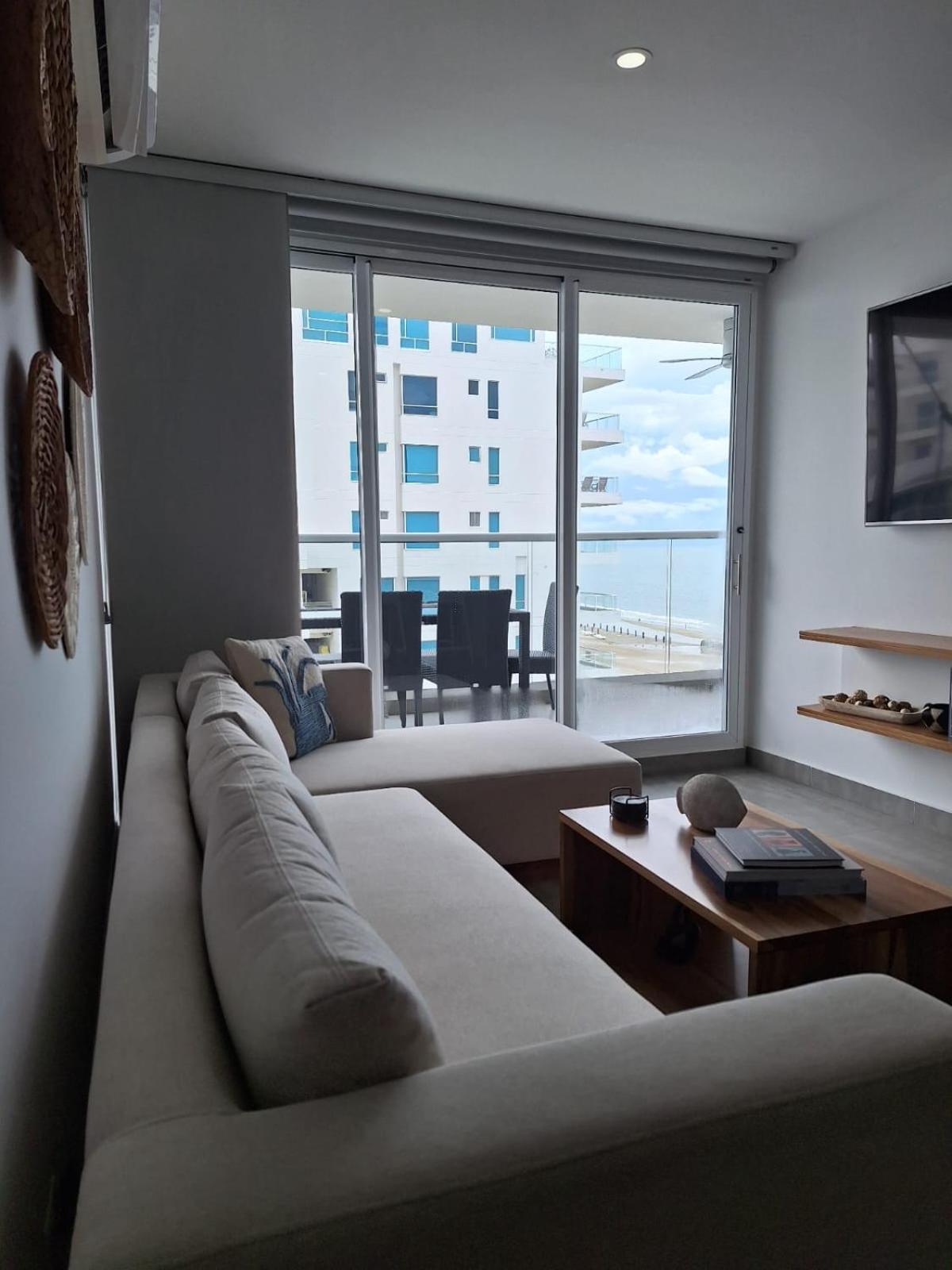Hermoso apartamento con vista al mar