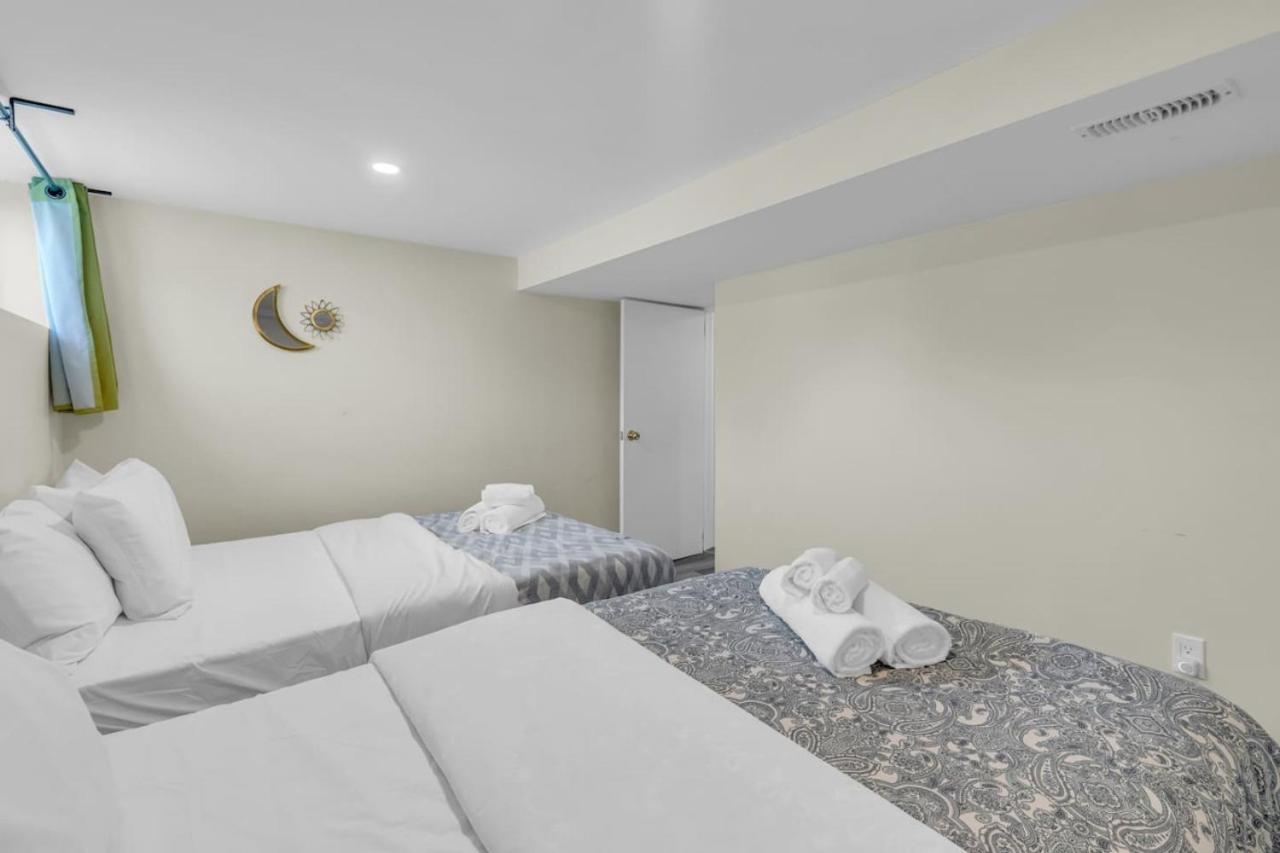 Blue Home Closest to Falls- Lower Suite by Clifton Hill