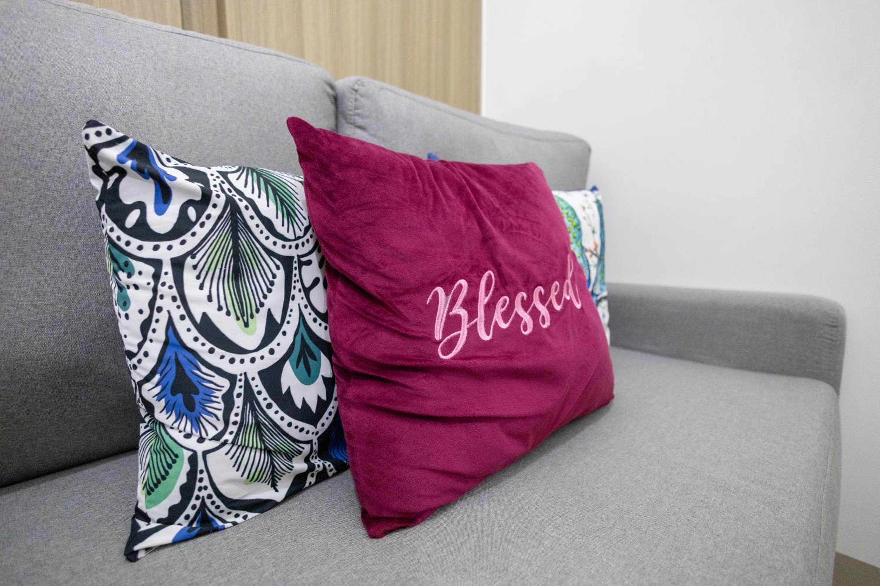 Oasis Urban Stay 1 Shore 2 residences Near MOA And NAIA international airport view 5