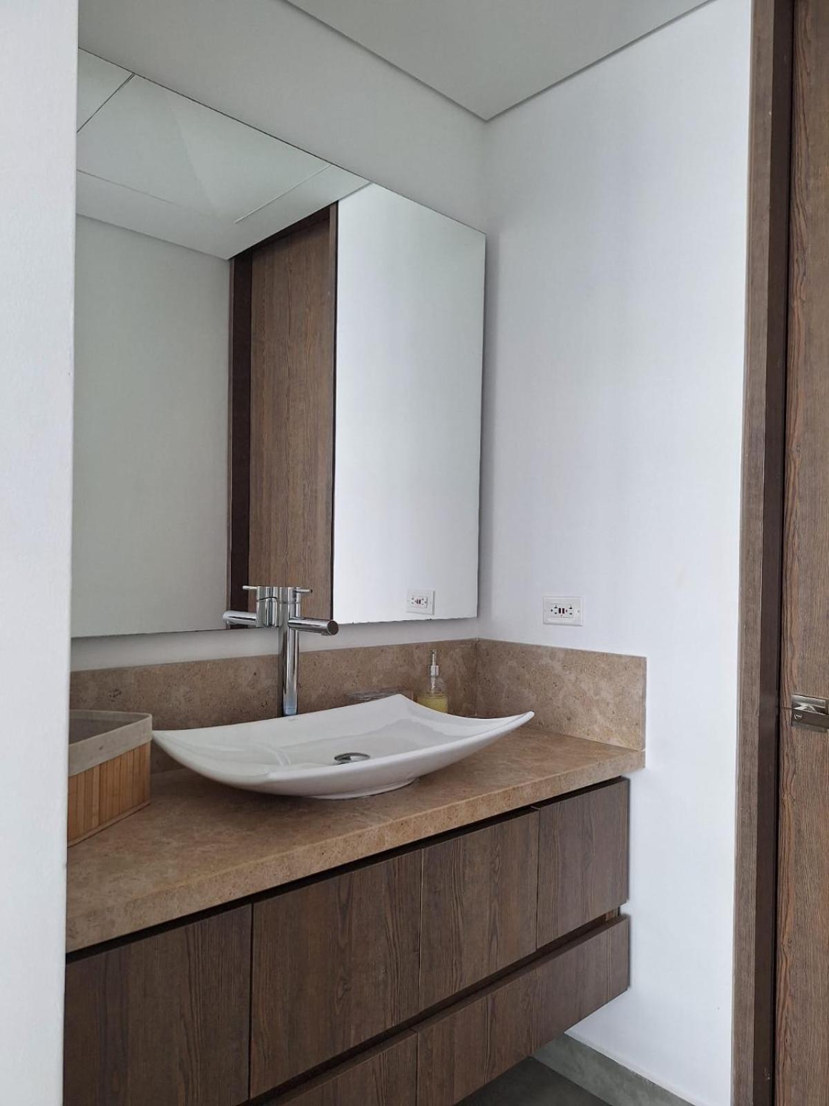 Hermoso apartamento con vista al mar