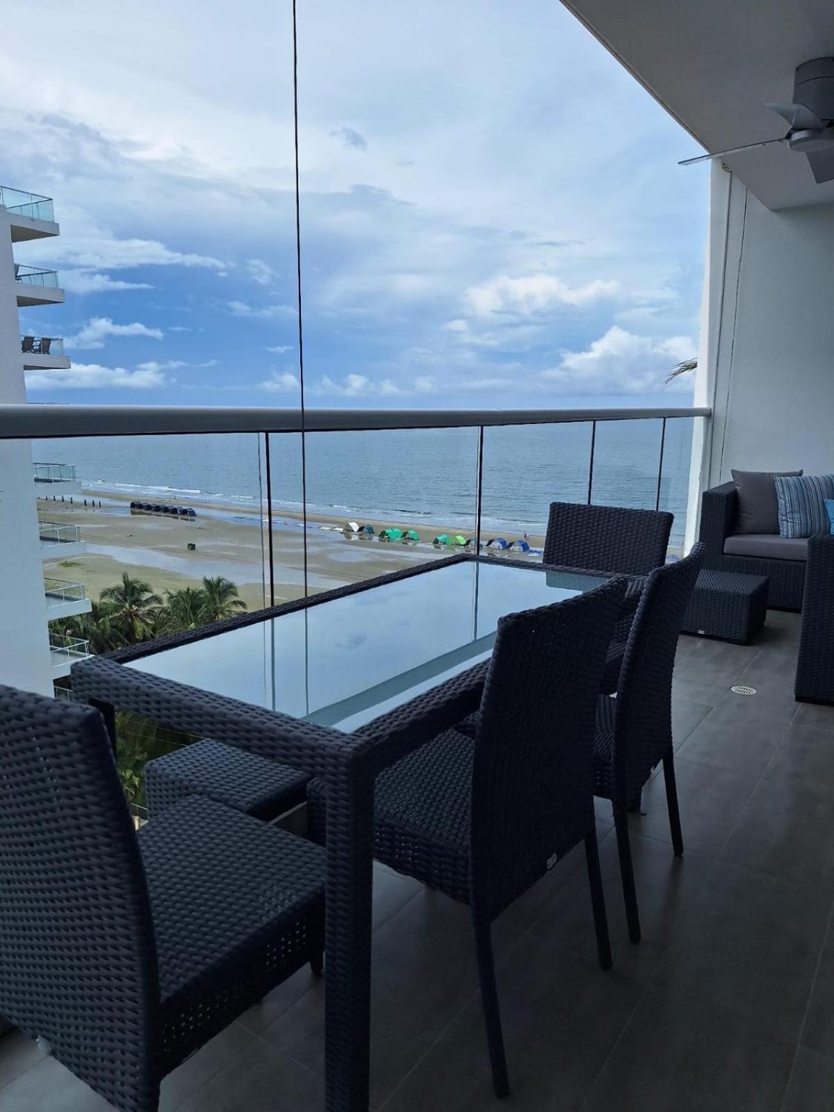 Hermoso apartamento con vista al mar