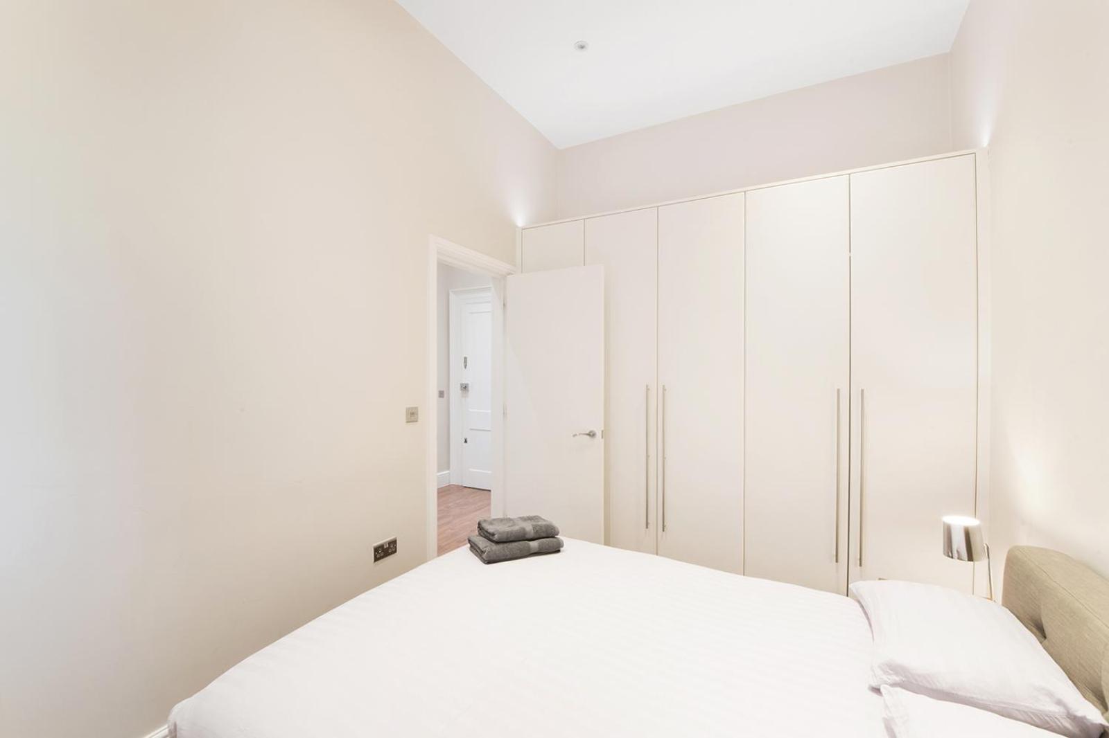 Amazing deluxe 5Star Notting Hill/Hyde Park Apt photo 2
