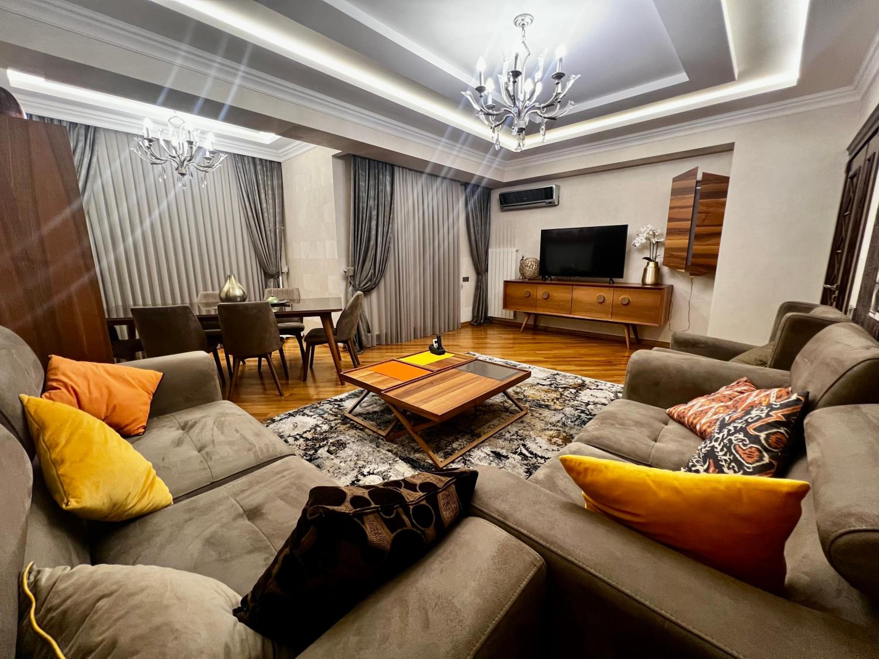 Park Azure Royal apart