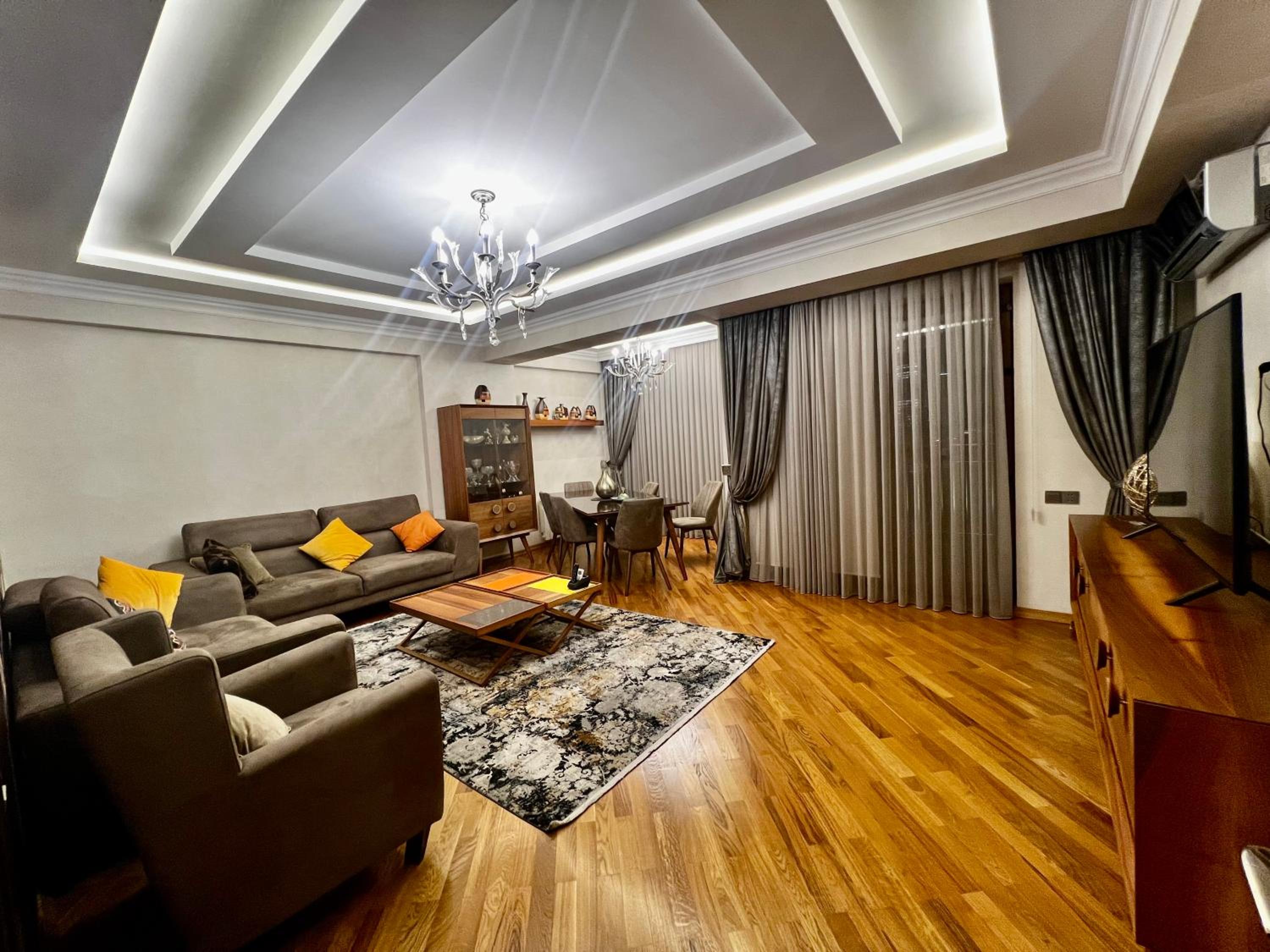 Park Azure Royal apart