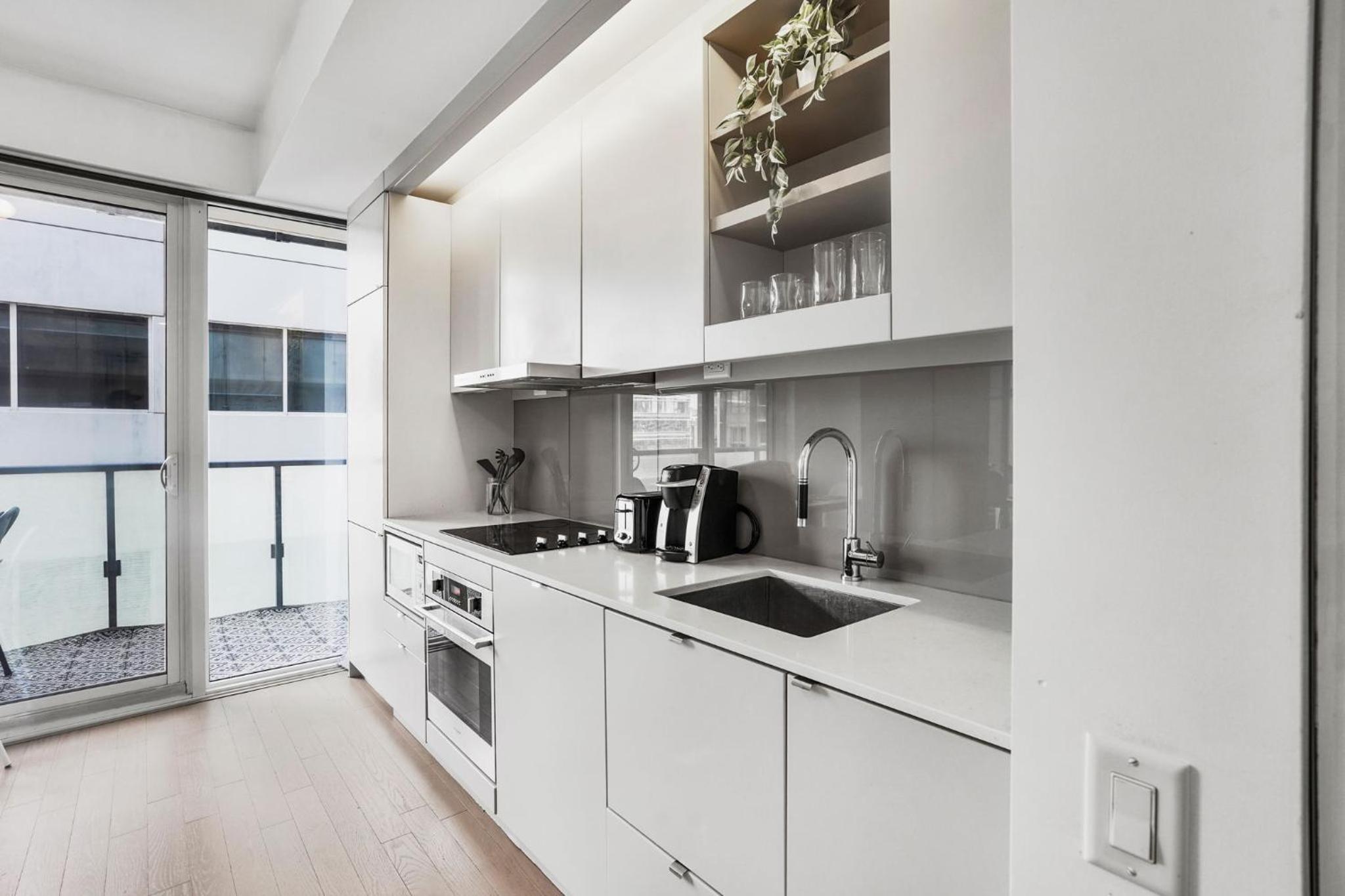 Elite Toronto Downtown Residence - Steps to CN Tower and Eaton Cntr