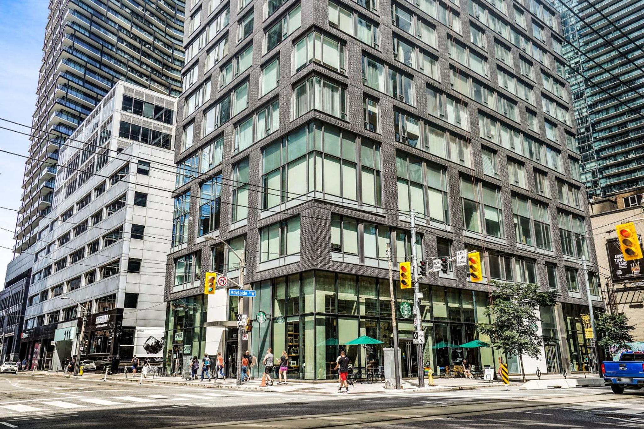 Elite Toronto Downtown Residence - Steps to CN Tower and Eaton Cntr