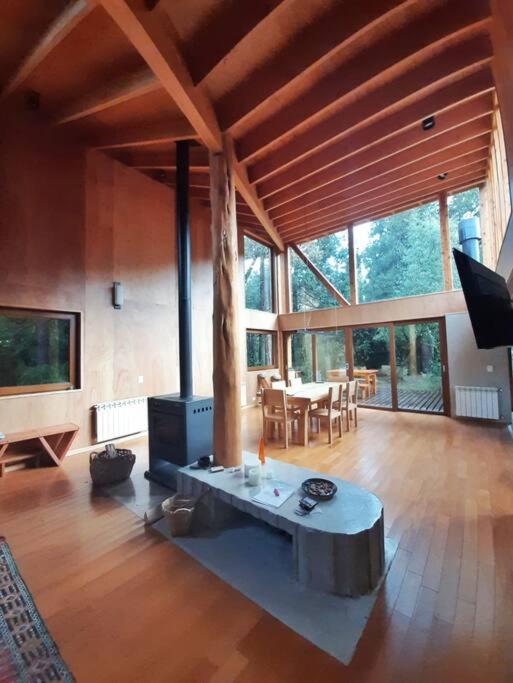 Casa moderna en el bosque
