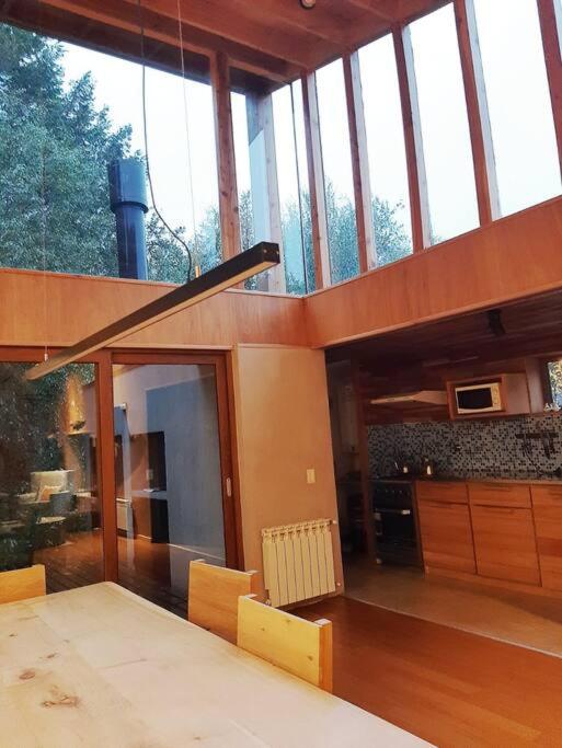 Casa moderna en el bosque
