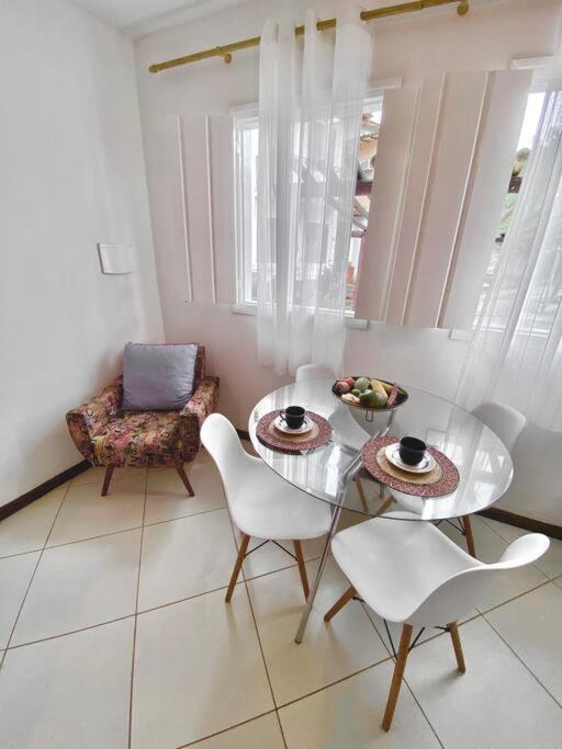 Linda casa 3 quartos
