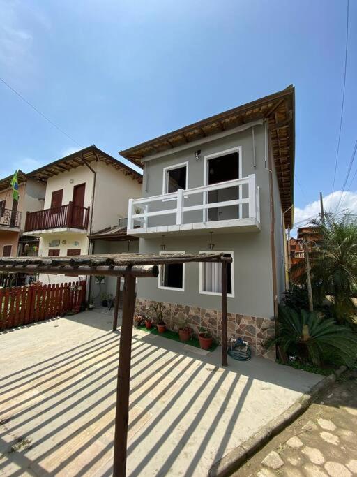 Linda casa 3 quartos