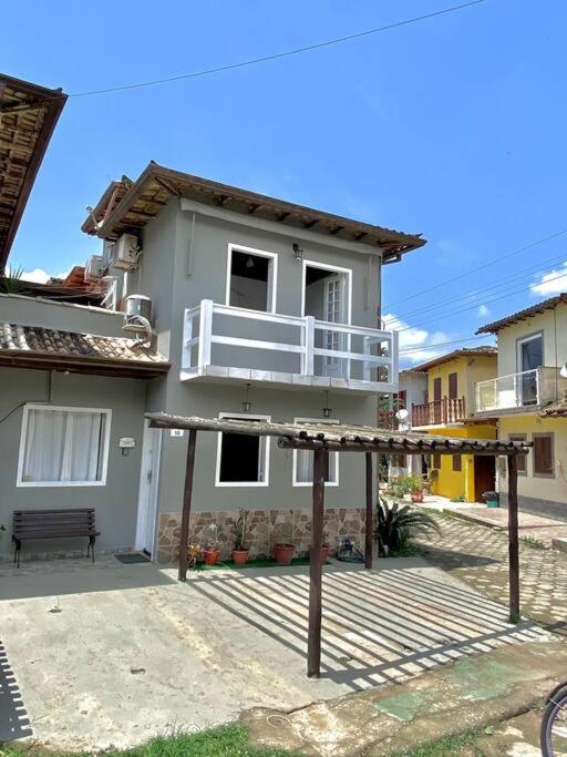 Linda casa 3 quartos